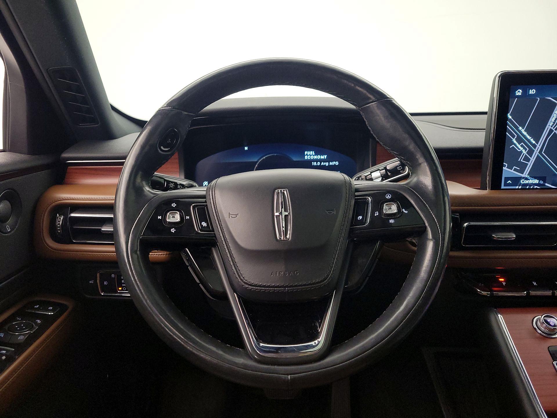 Thumbnail: 2021 Lincoln Aviator - 10