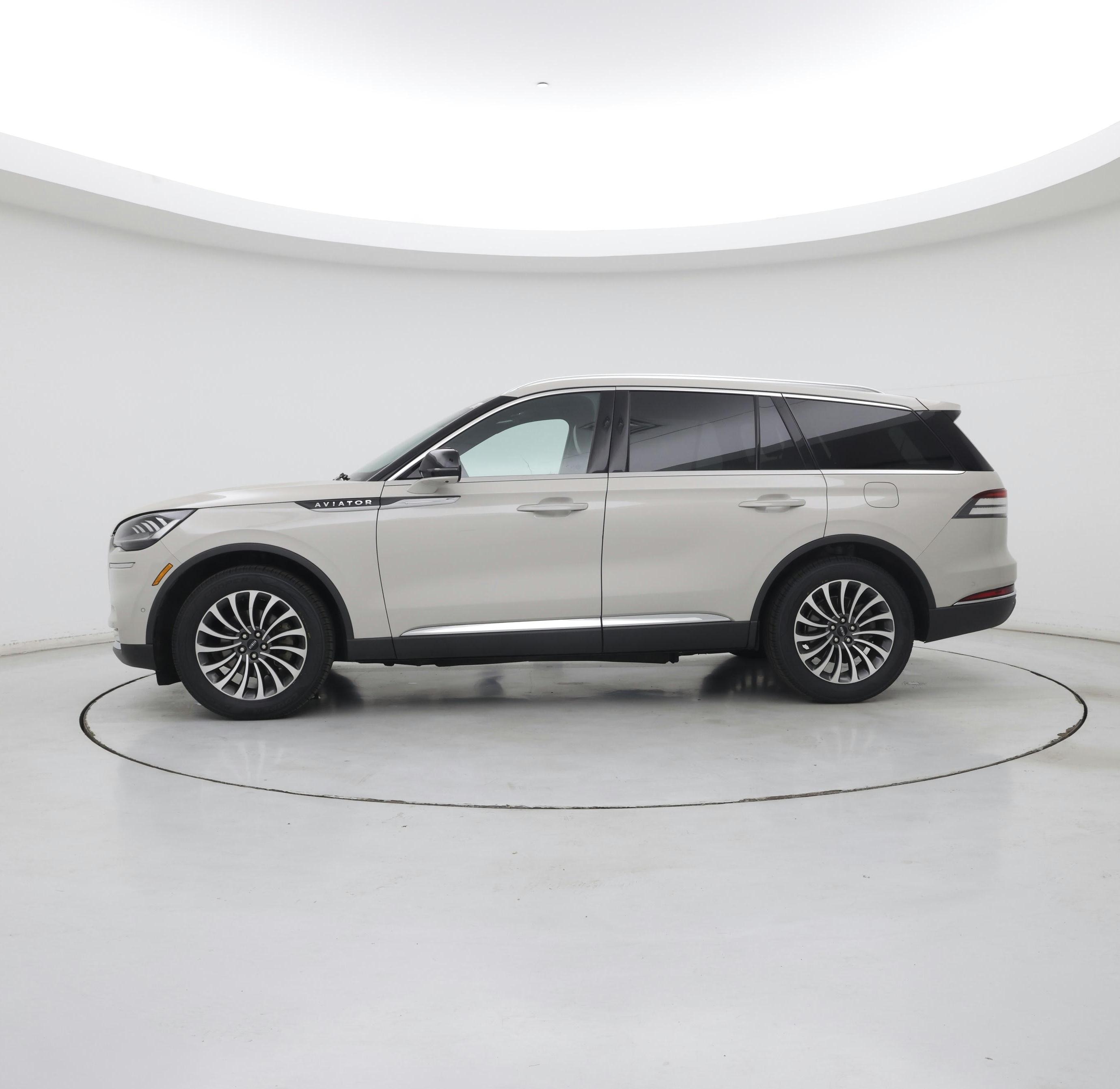 Thumbnail: 2021 Lincoln Aviator - 3