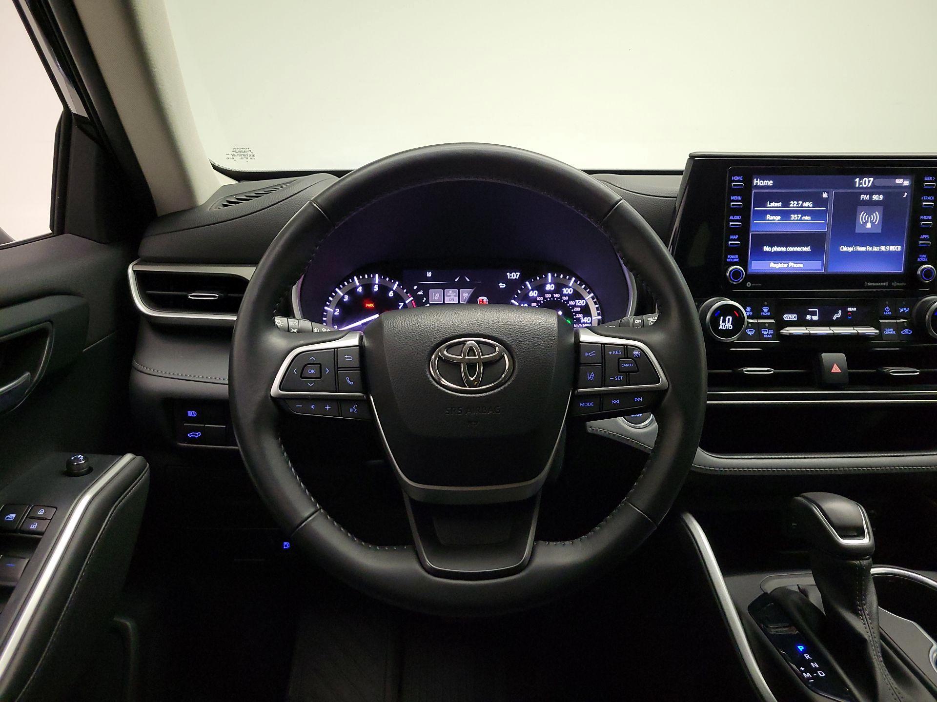 Thumbnail: 2022 Toyota Highlander - 10