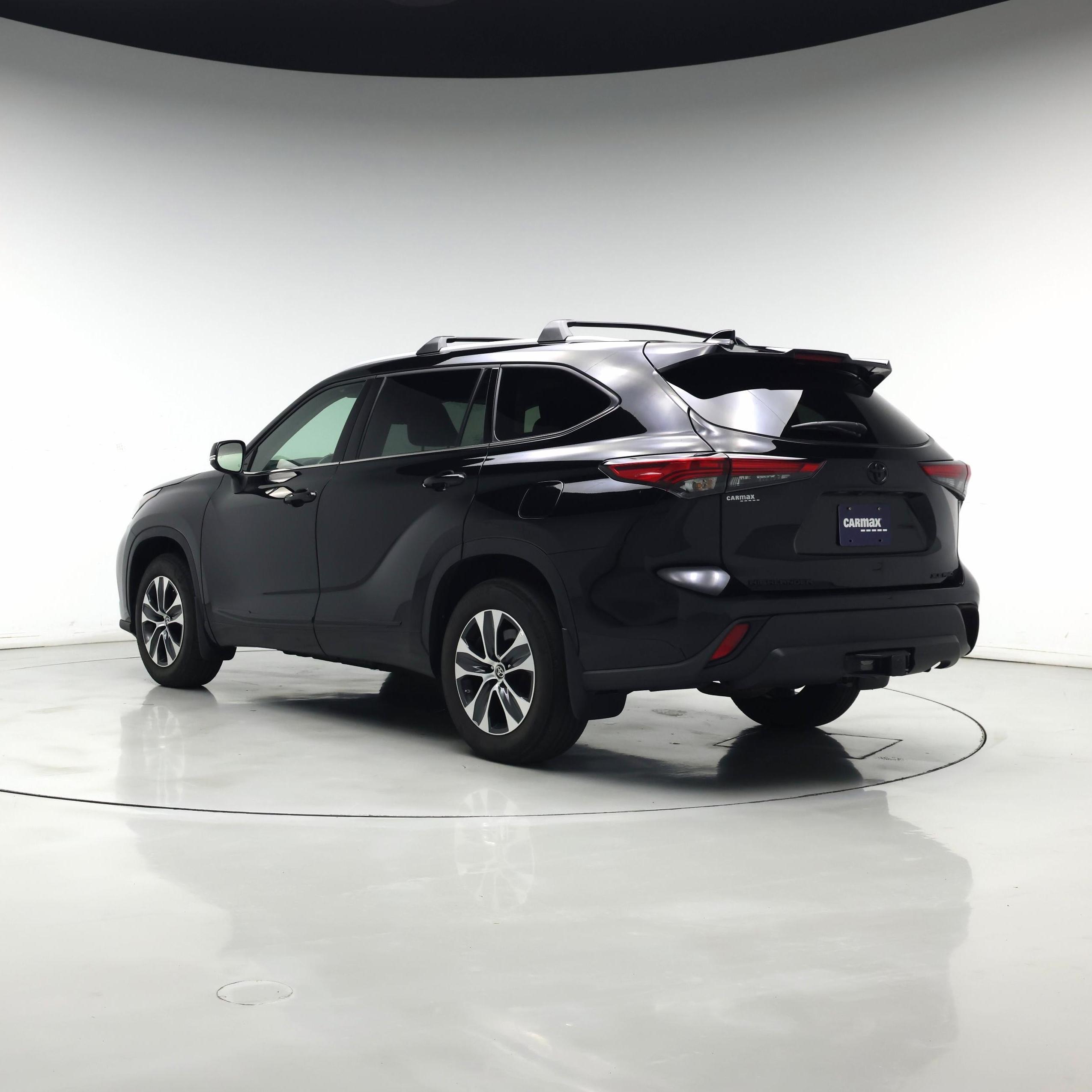 Thumbnail: 2022 Toyota Highlander - 2