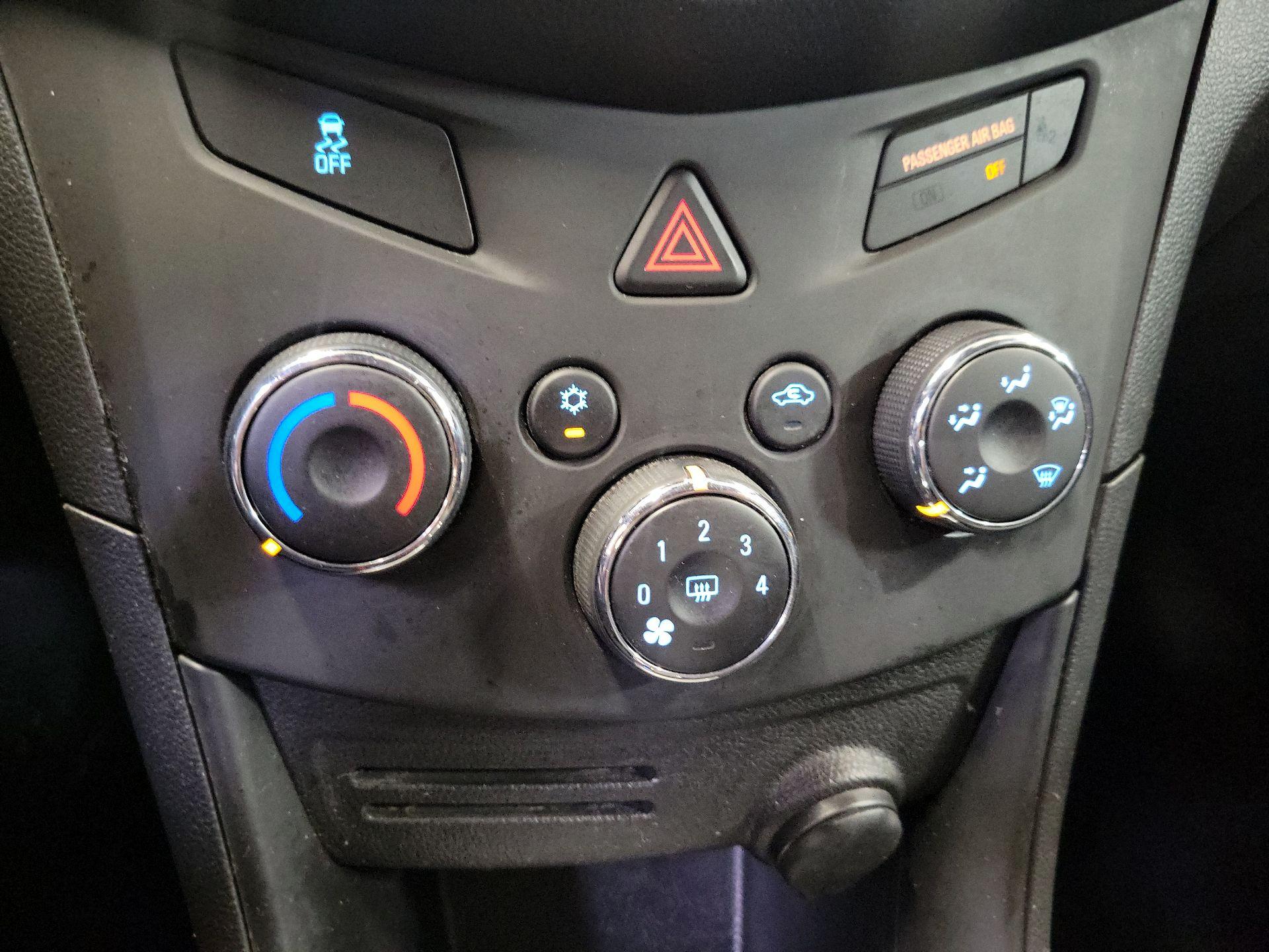 Thumbnail: 2016 Chevrolet Trax - 15