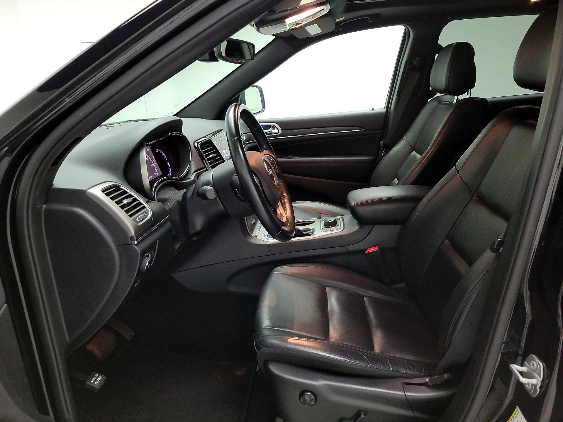 Thumbnail: 2020 Jeep Grand Cherokee - 11