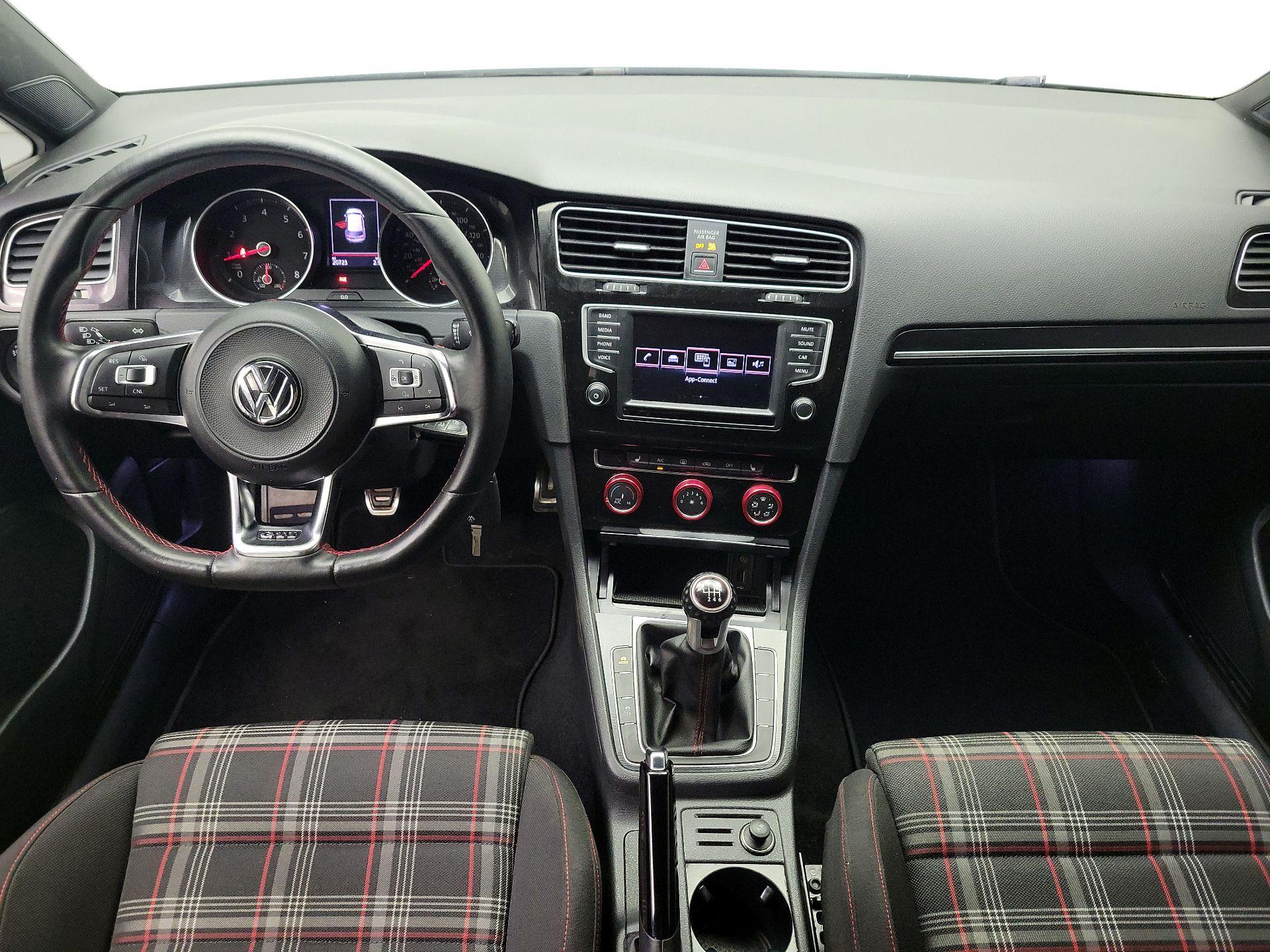 Thumbnail: 2017 Volkswagen Golf - 9