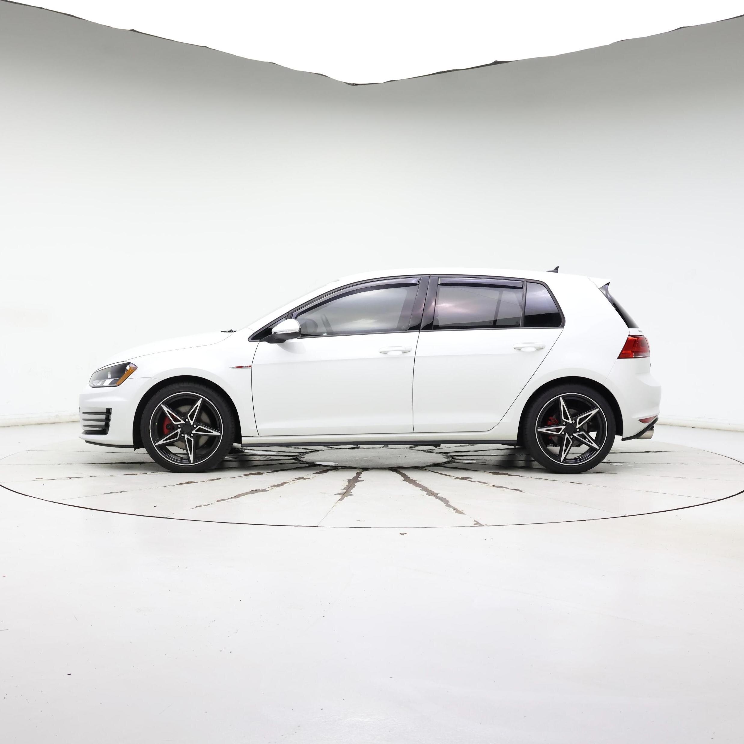 Thumbnail: 2017 Volkswagen Golf - 3