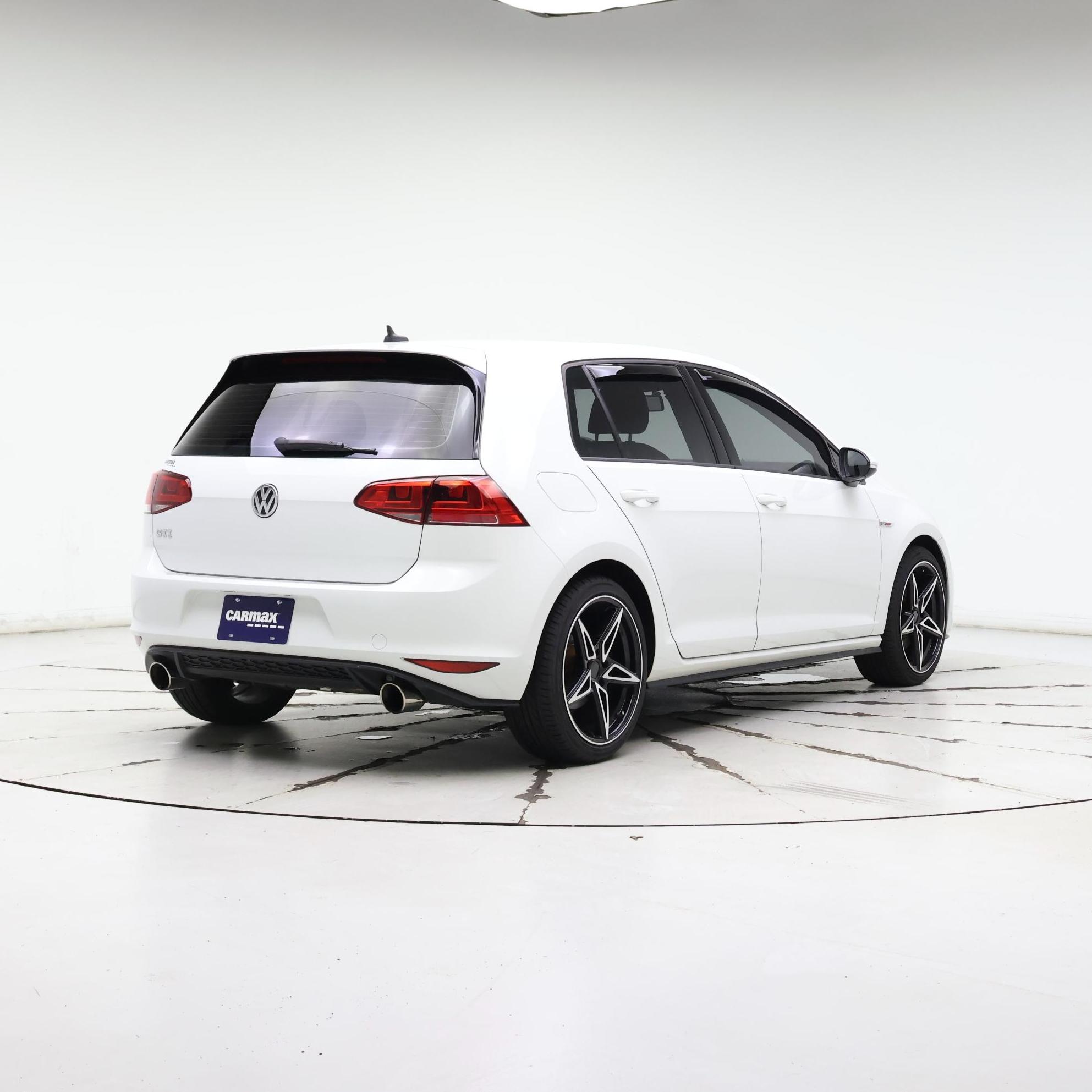 Thumbnail: 2017 Volkswagen Golf - 8
