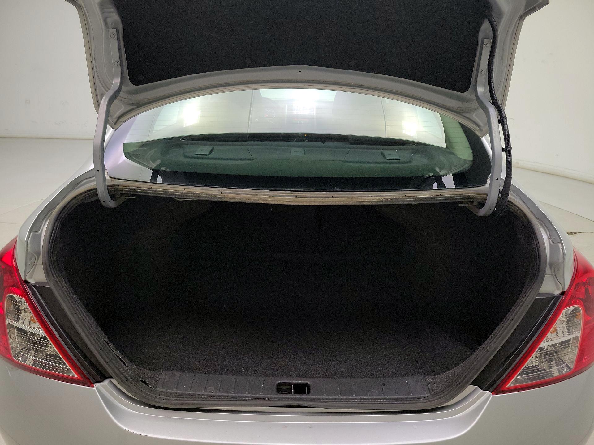 Thumbnail: 2013 Nissan Versa - 19
