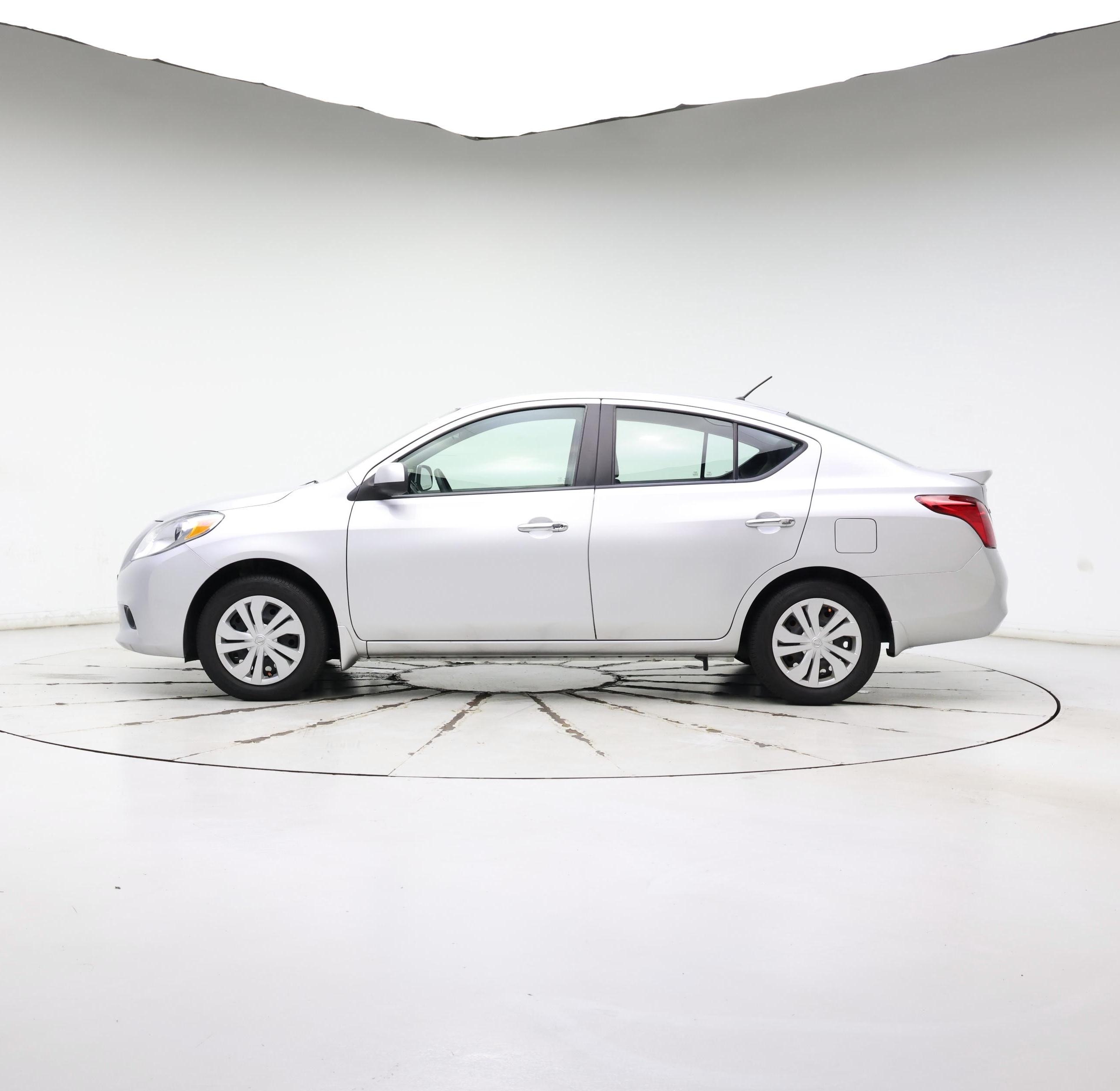 Thumbnail: 2013 Nissan Versa - 3