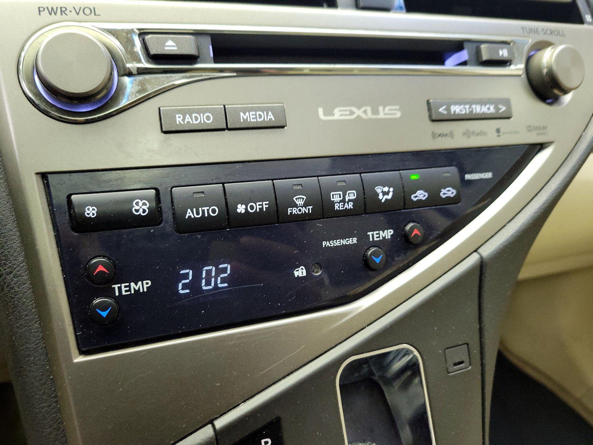 Thumbnail: 2015 Lexus RX - 17