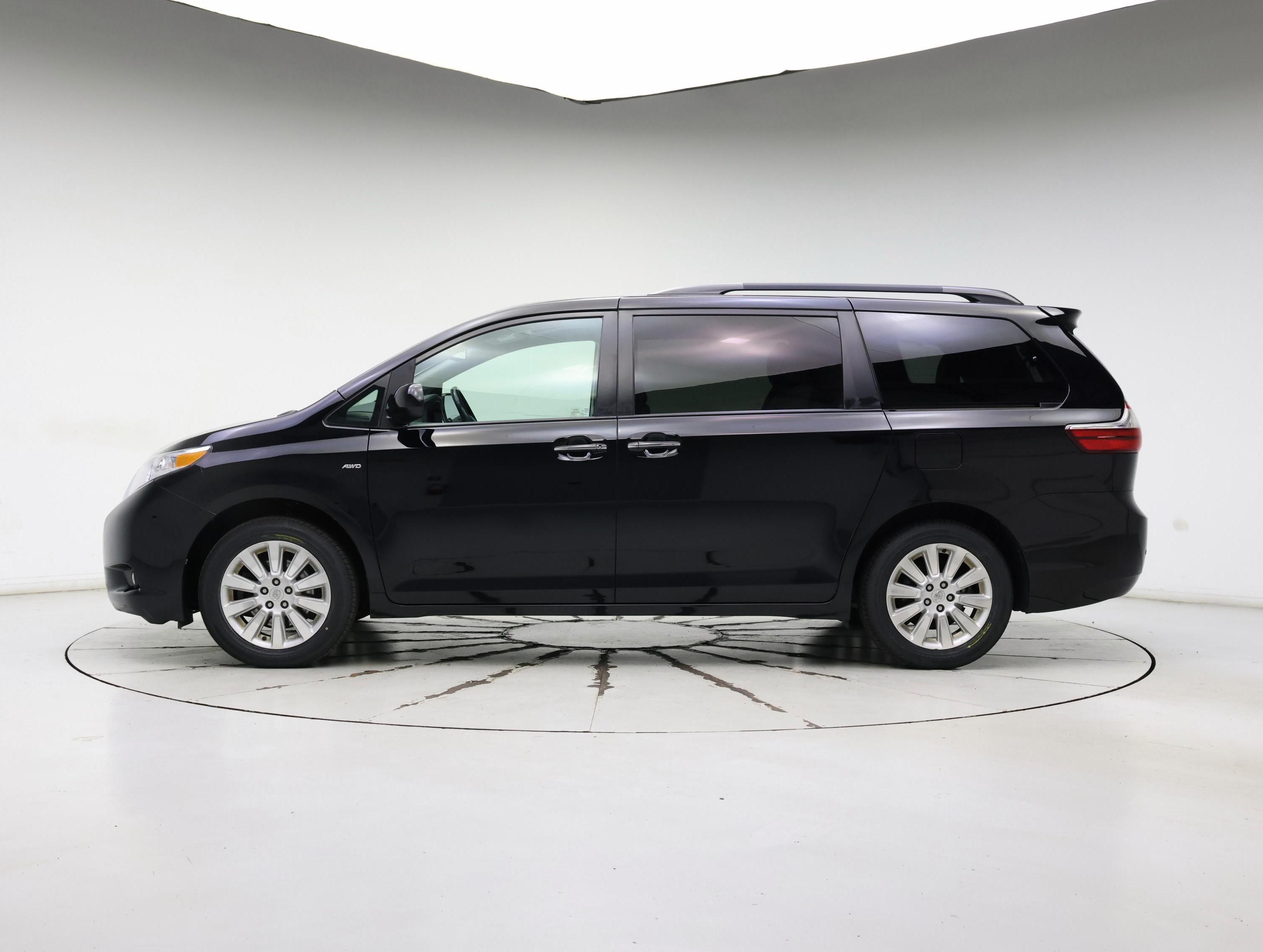 Thumbnail: 2016 Toyota Sienna - 3