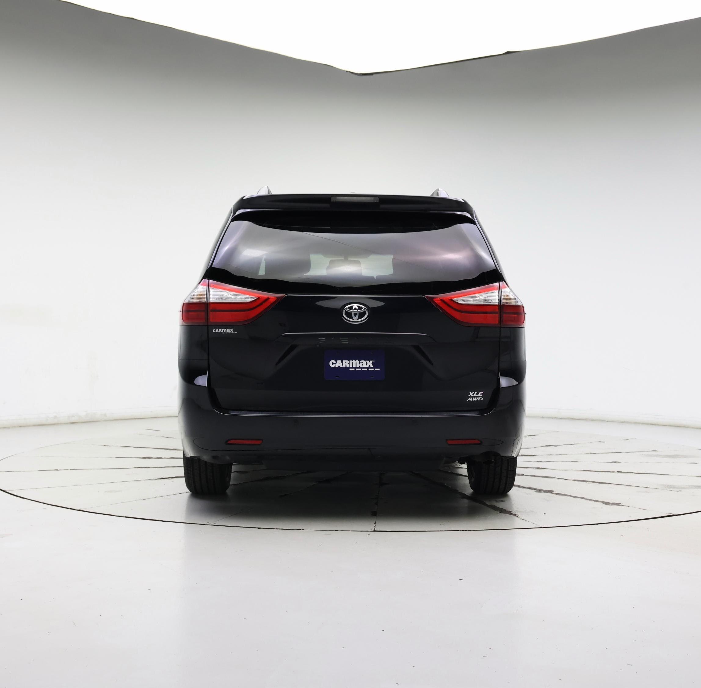 Thumbnail: 2016 Toyota Sienna - 6