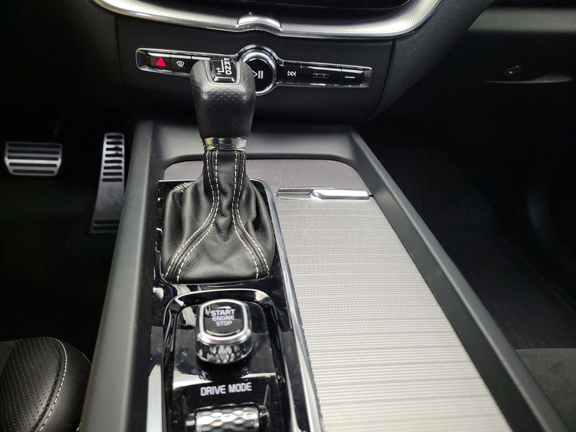 Thumbnail: 2019 Volvo XC60 - 18