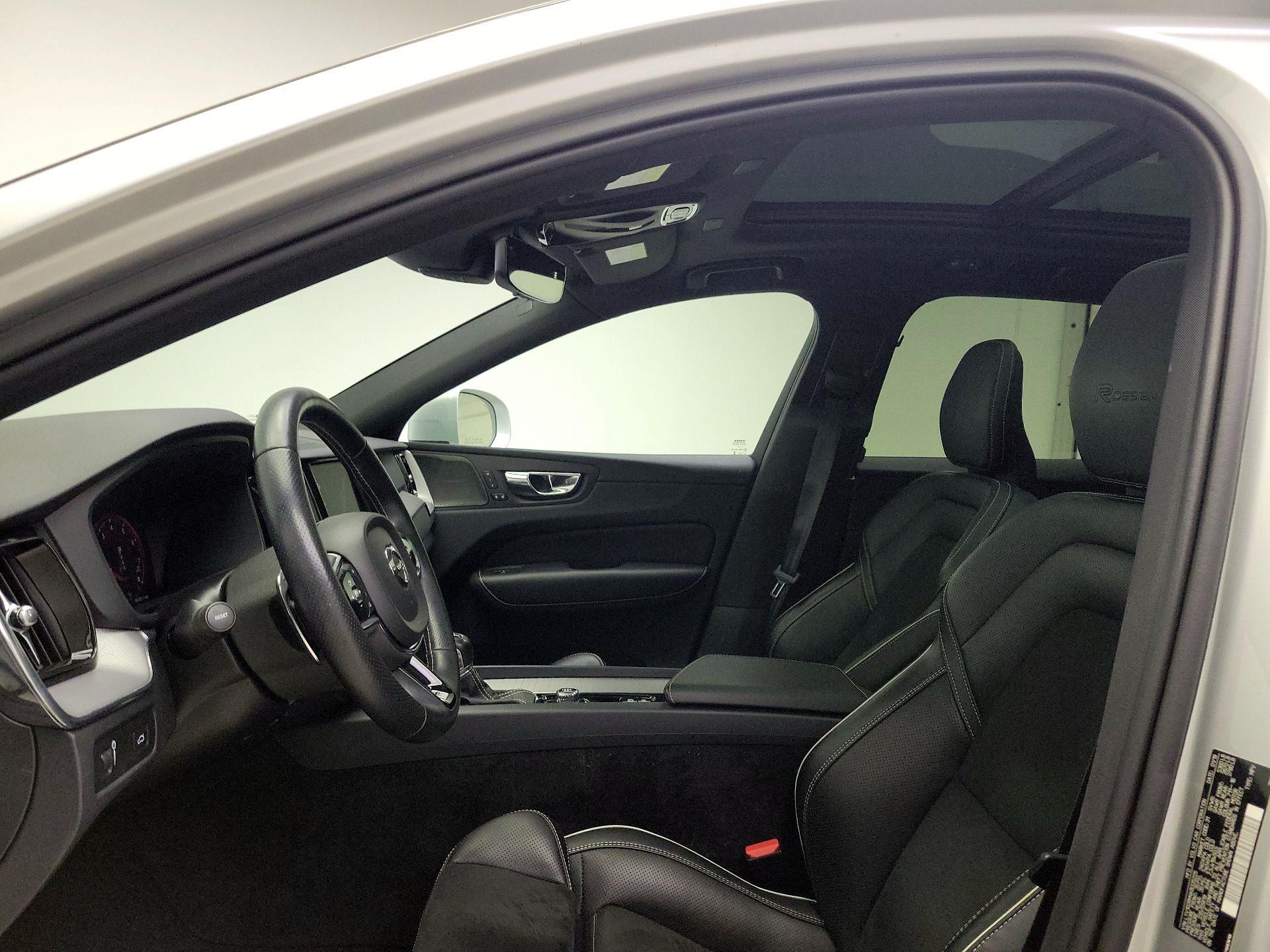 Thumbnail: 2019 Volvo XC60 - 20