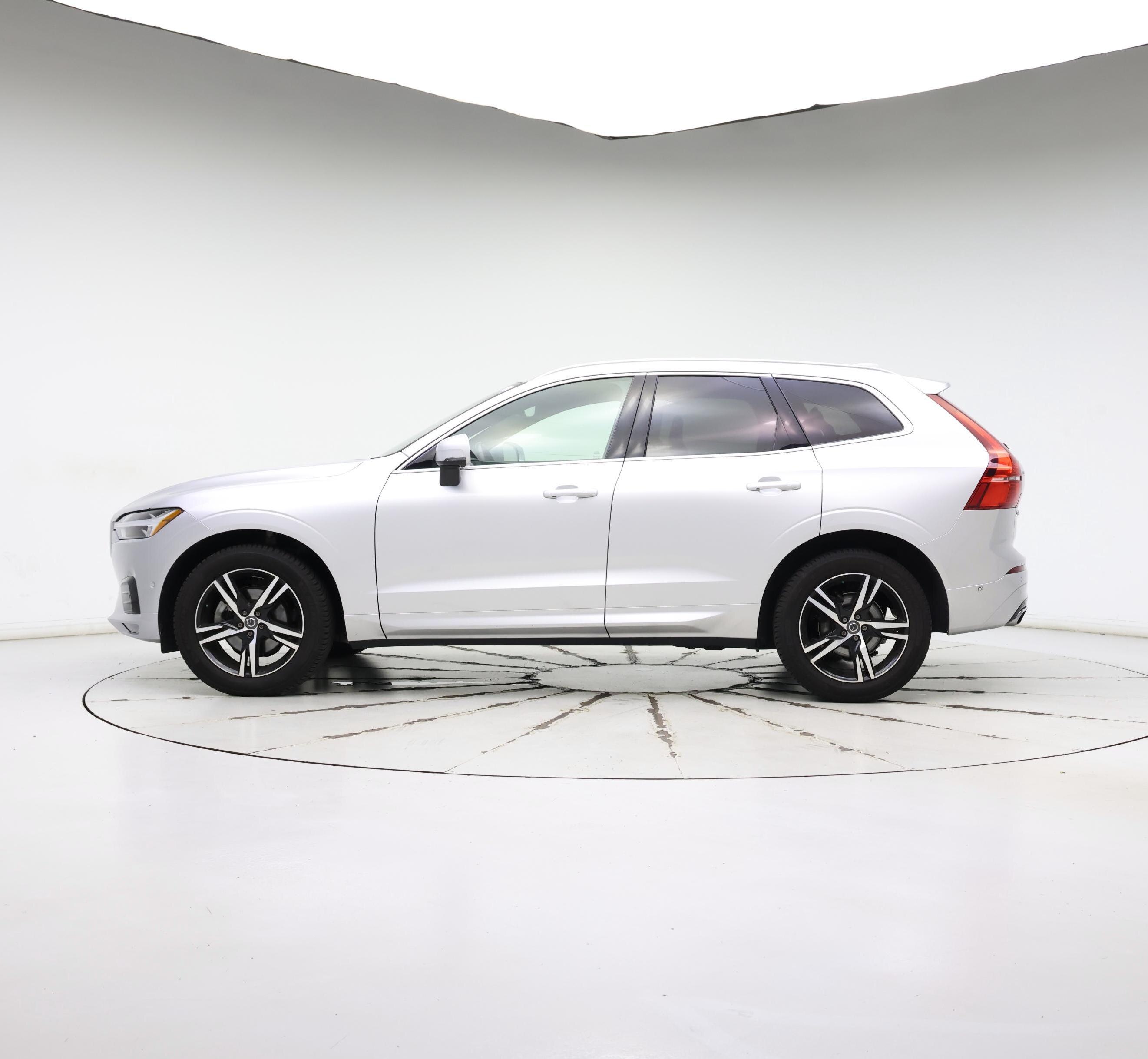 Thumbnail: 2019 Volvo XC60 - 3