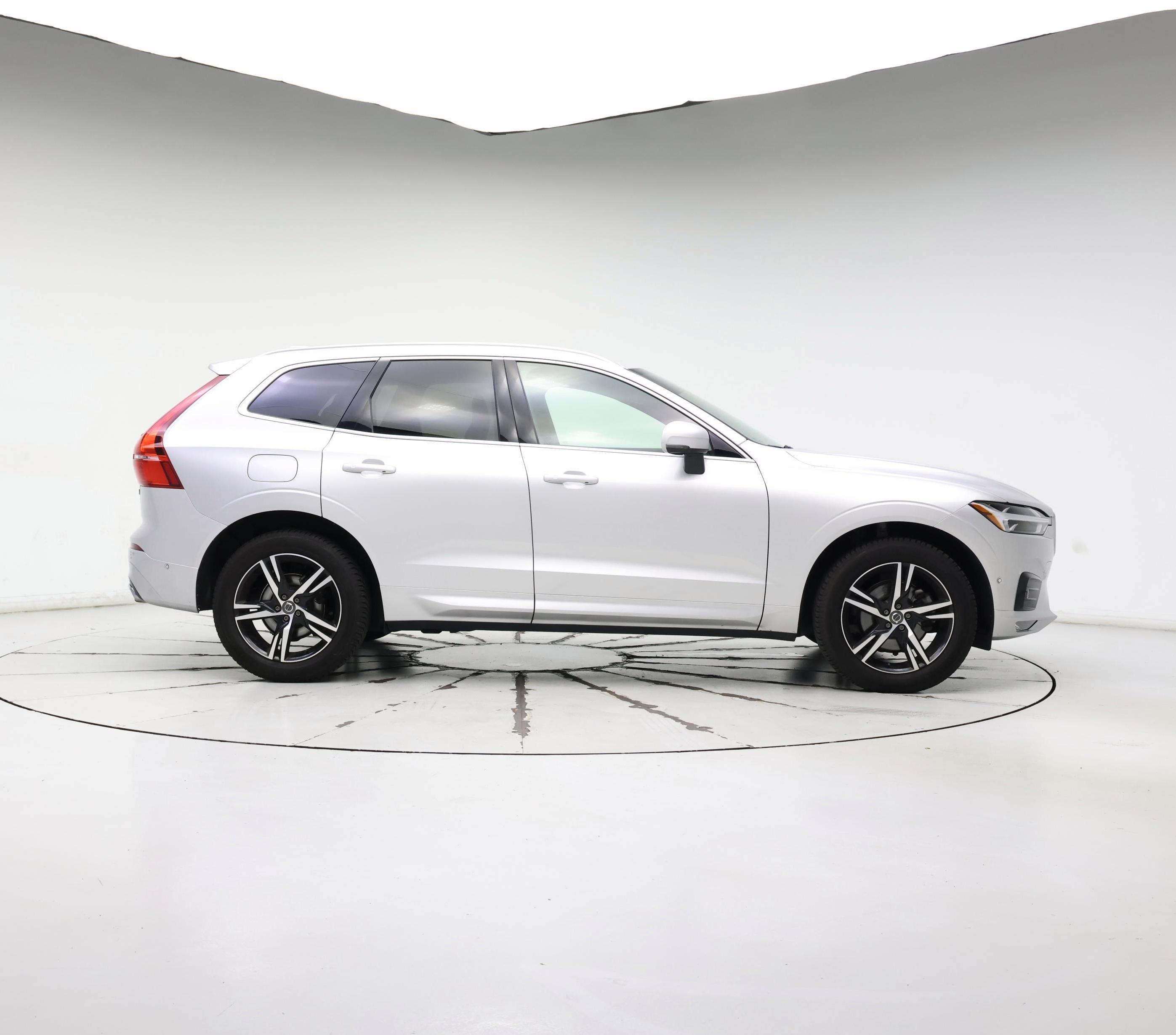 Thumbnail: 2019 Volvo XC60 - 7