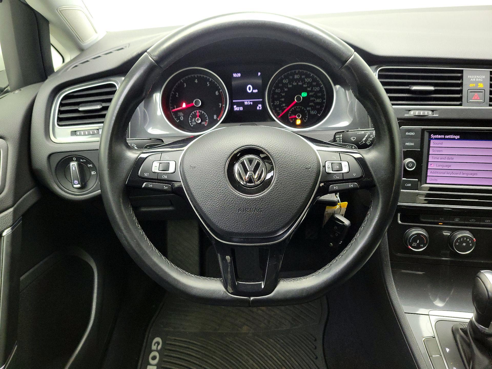 Thumbnail: 2018 Volkswagen Golf - 10