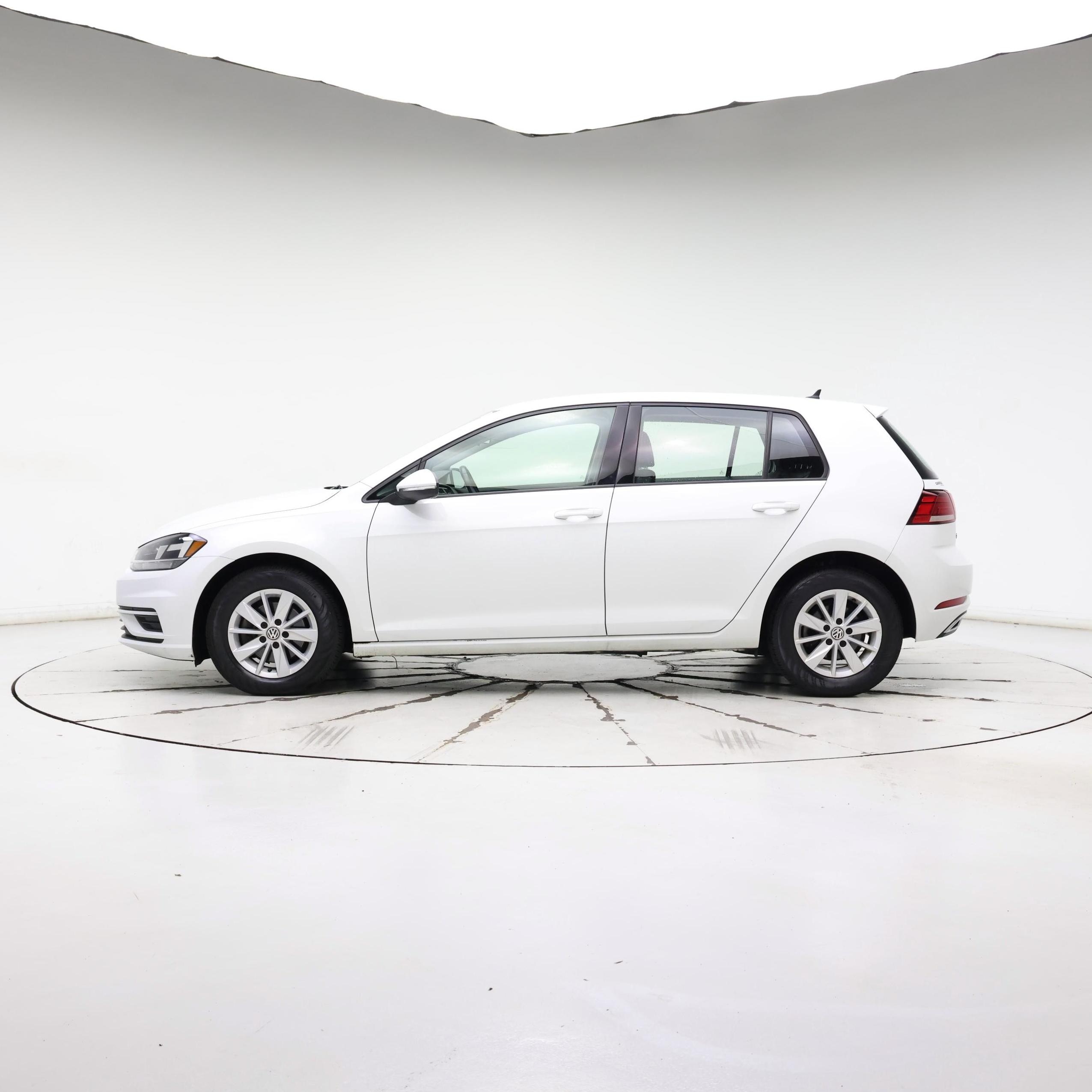 Thumbnail: 2018 Volkswagen Golf - 3