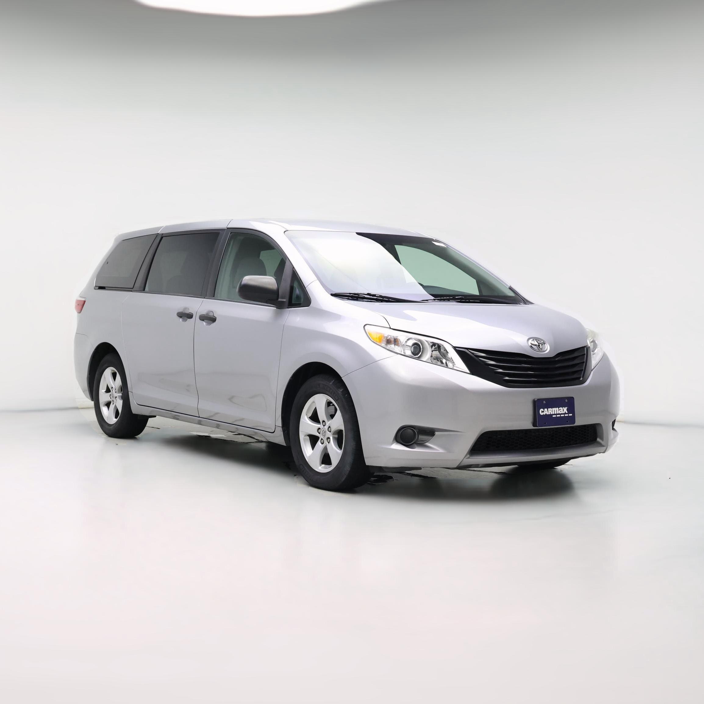 Thumbnail: 2016 Toyota Sienna - 1