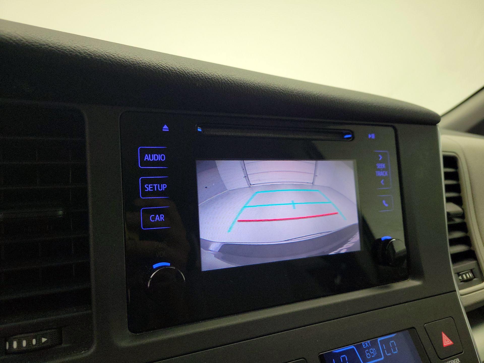 Thumbnail: 2016 Toyota Sienna - 14
