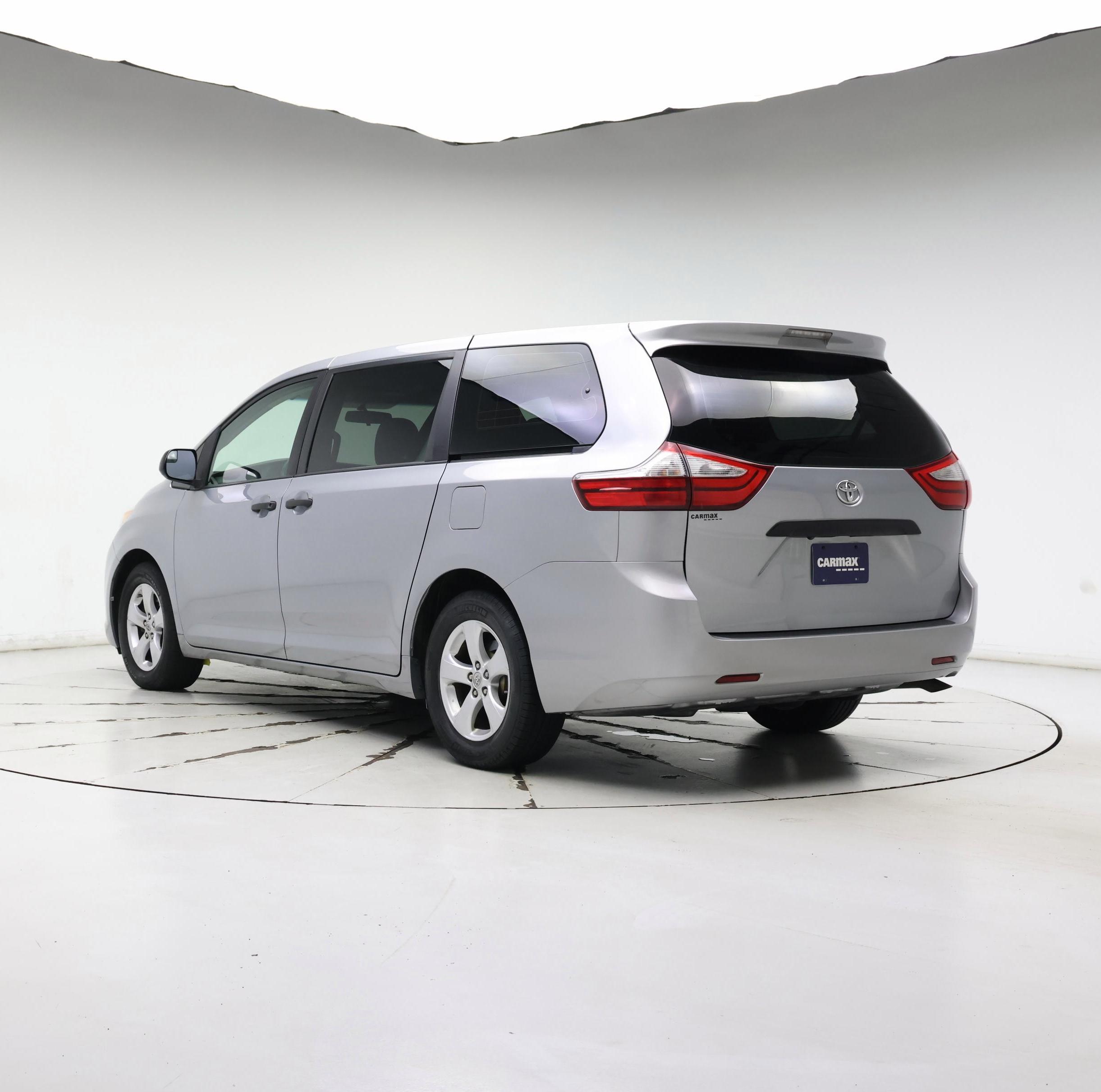 Thumbnail: 2016 Toyota Sienna - 2