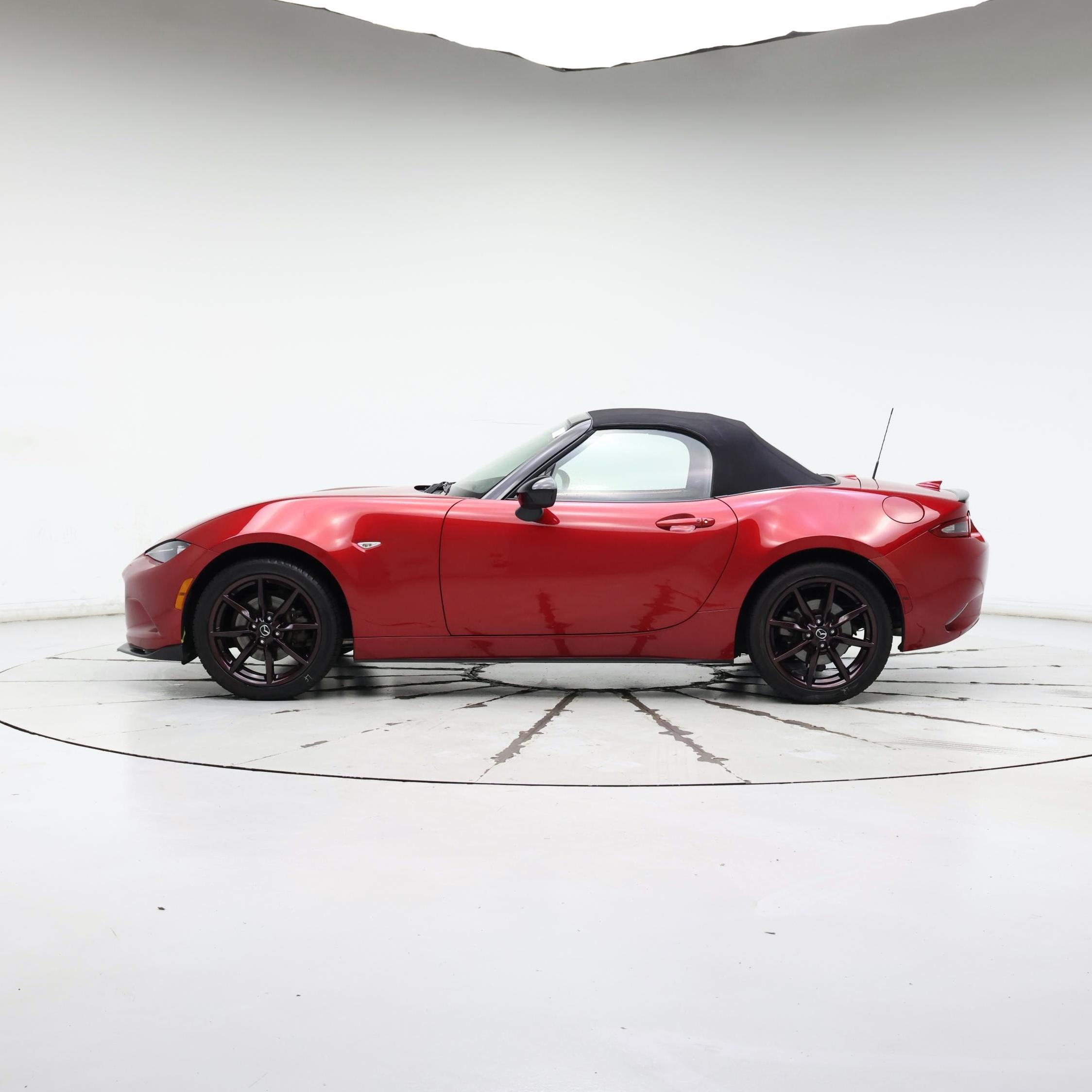 Thumbnail: 2016 Mazda MX-5 Miata - 3