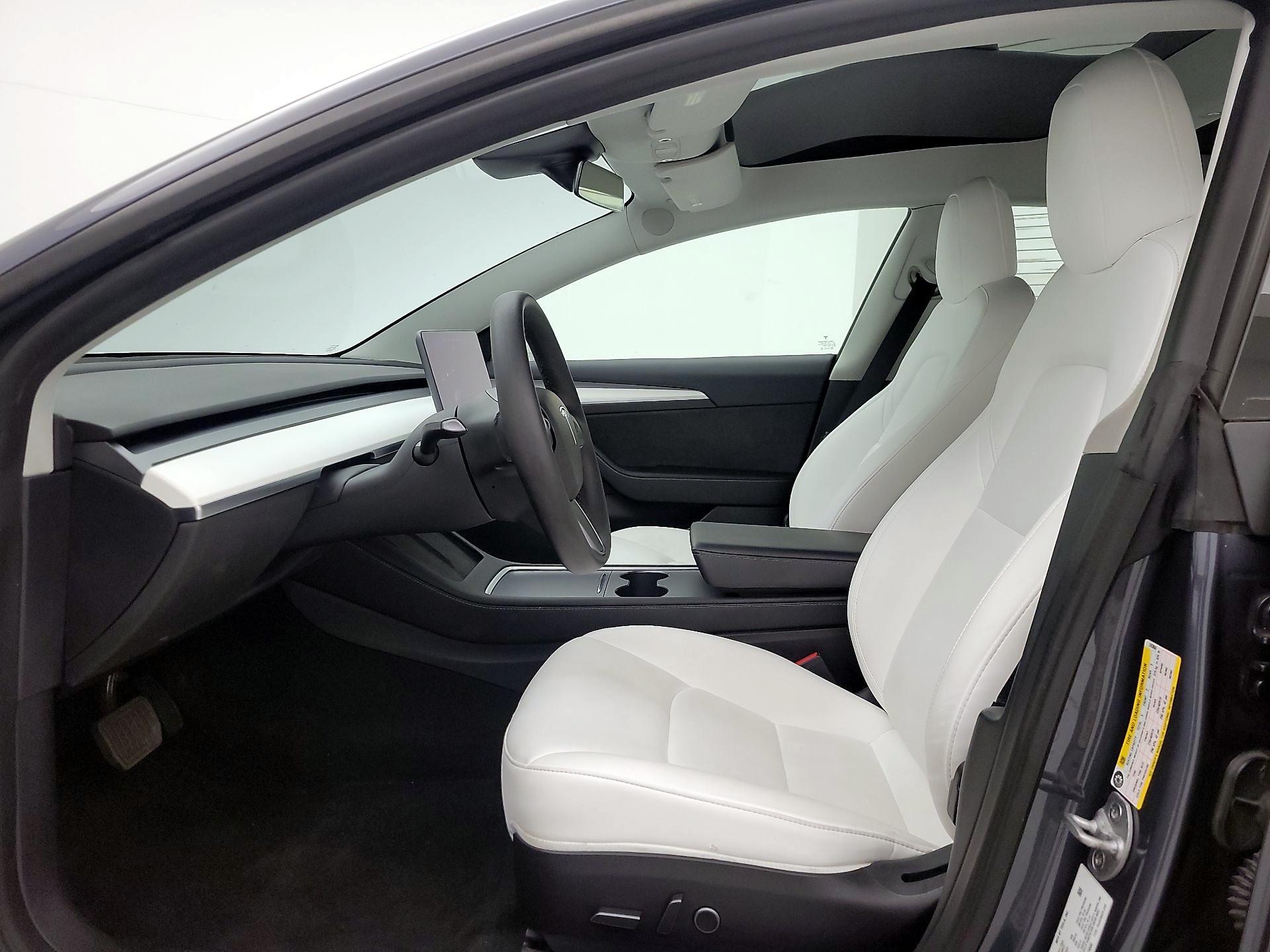 Thumbnail: 2022 Tesla Model 3 - 11