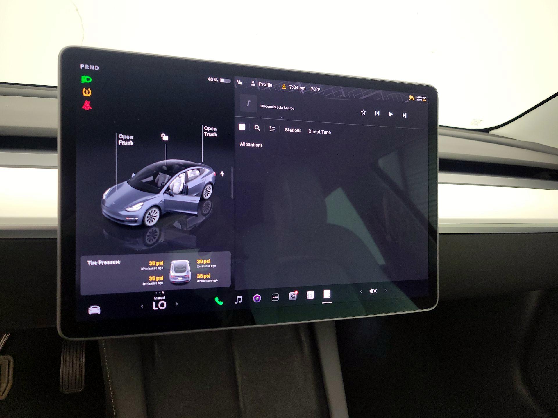 Thumbnail: 2022 Tesla Model 3 - 15