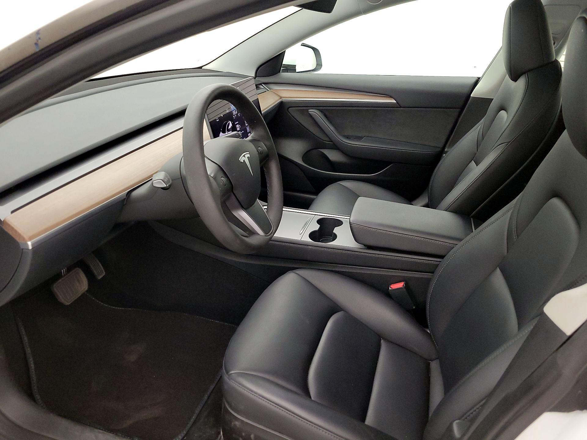 Thumbnail: 2023 Tesla Model 3 - 11