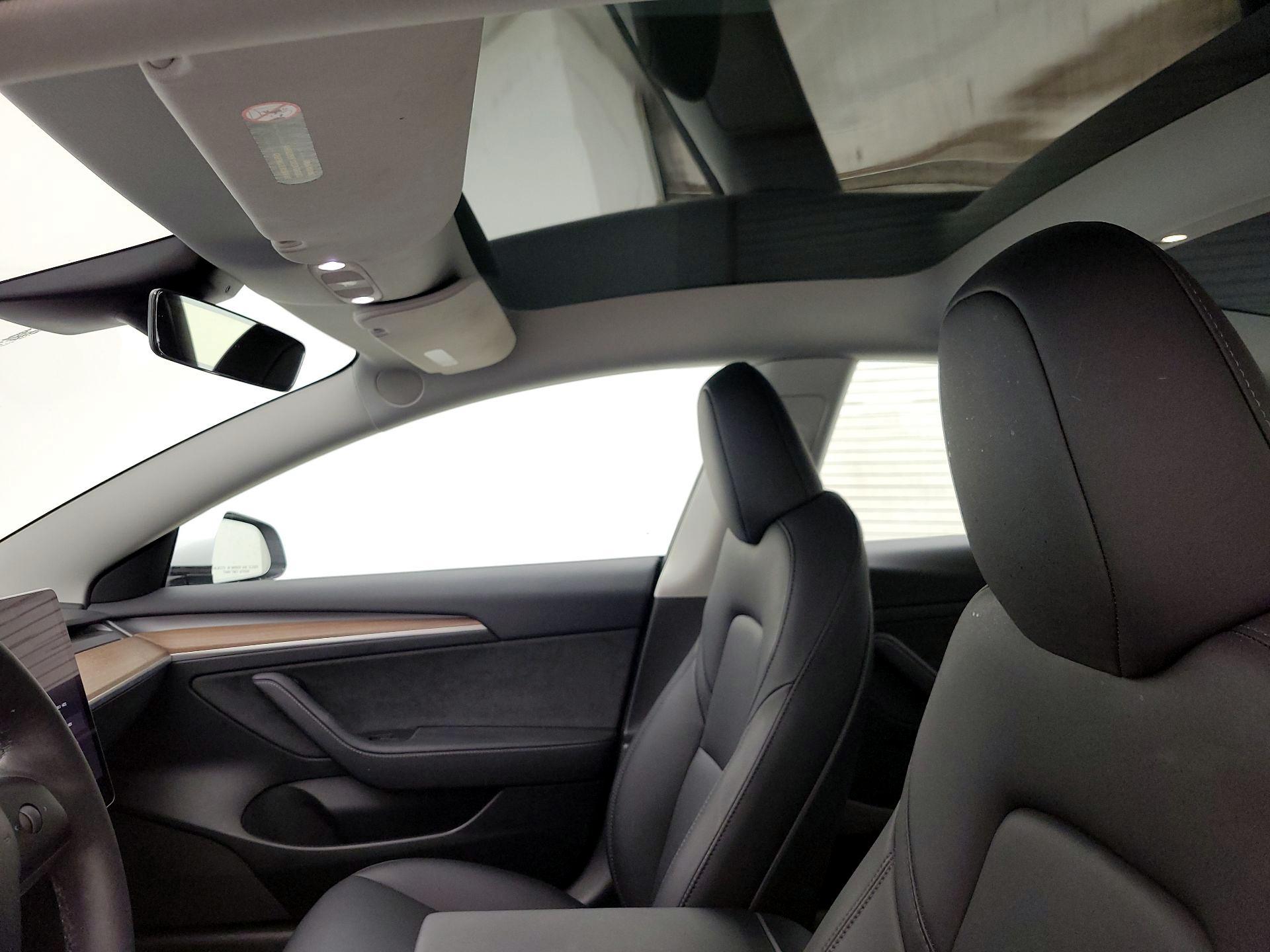Thumbnail: 2023 Tesla Model 3 - 17