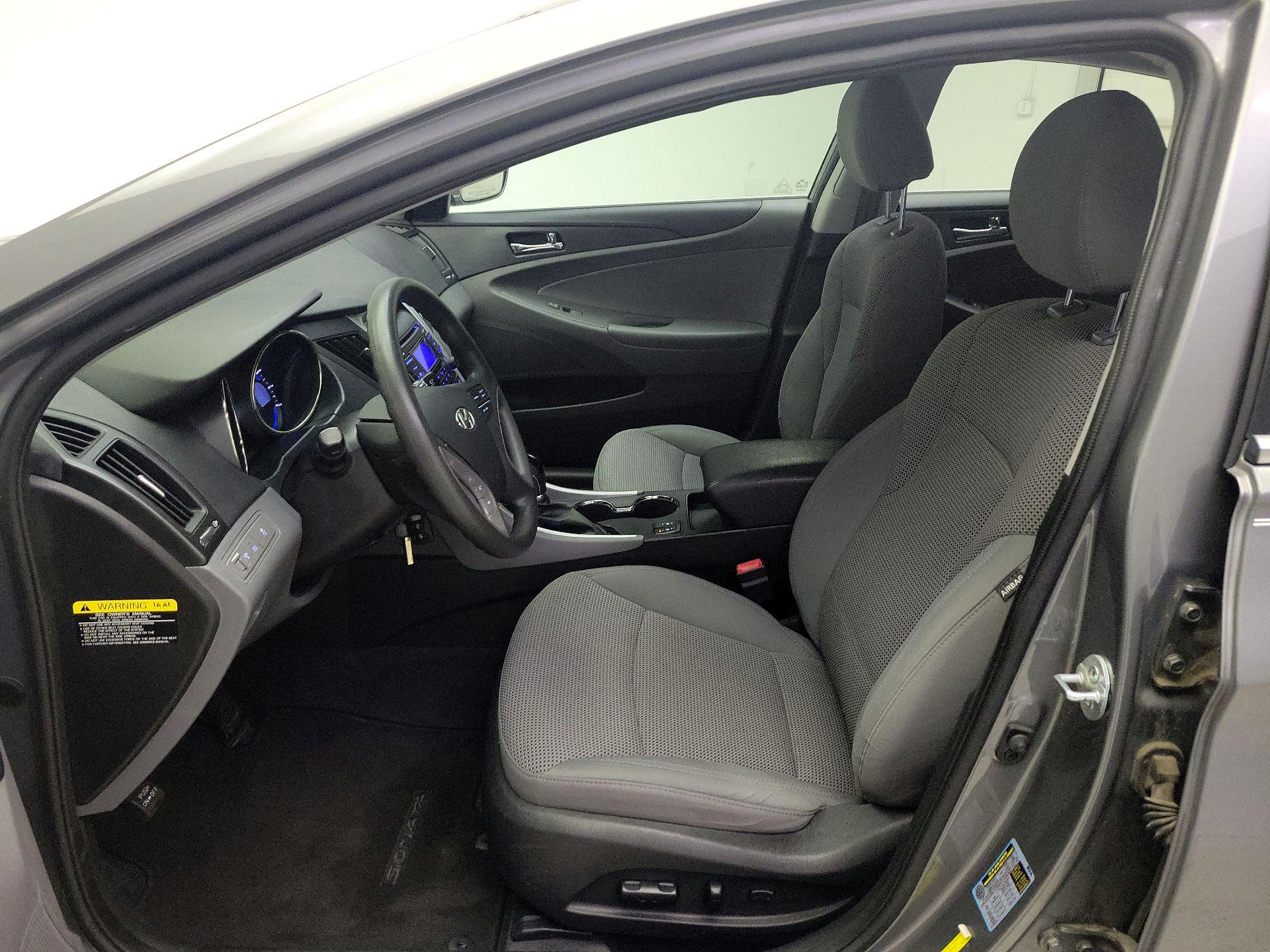 Thumbnail: 2013 Hyundai Sonata - 11