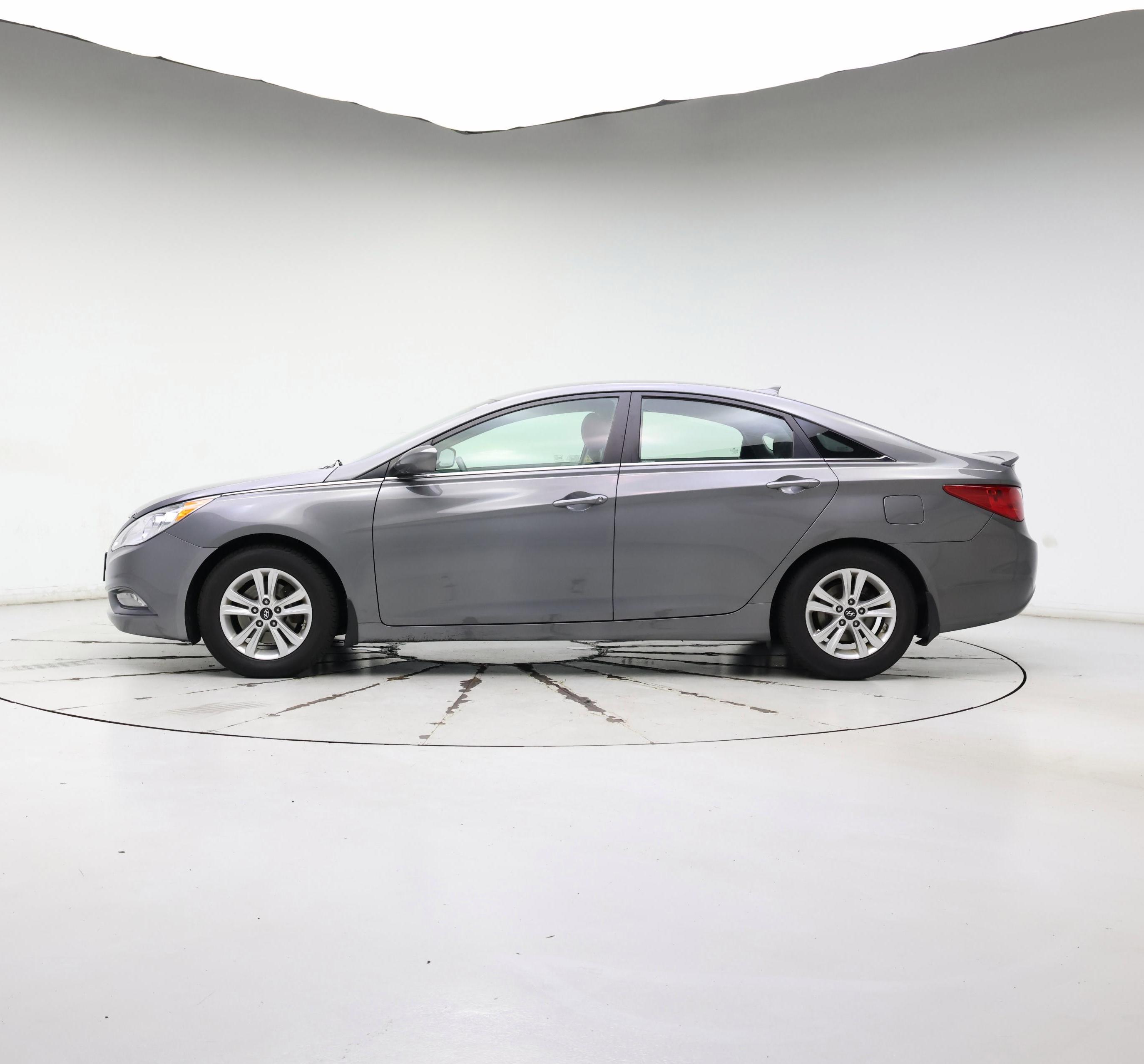 Thumbnail: 2013 Hyundai Sonata - 3