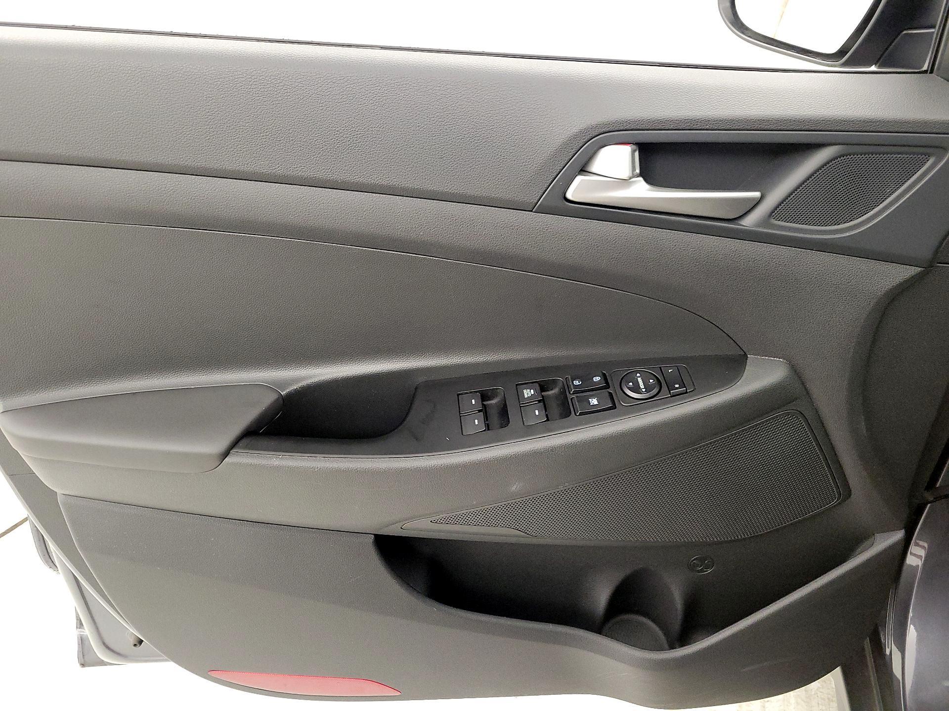 Thumbnail: 2019 Hyundai Tucson - 12