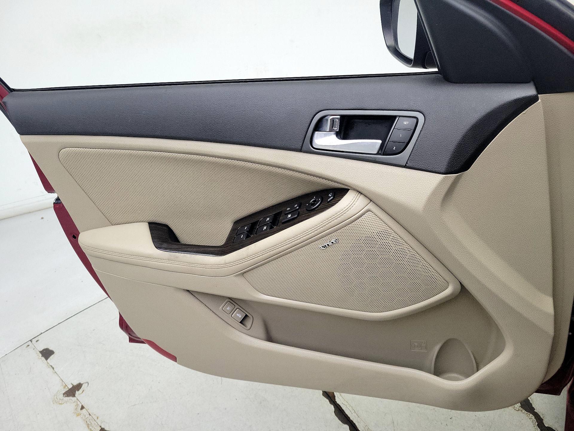 Thumbnail: 2014 Kia Optima - 12