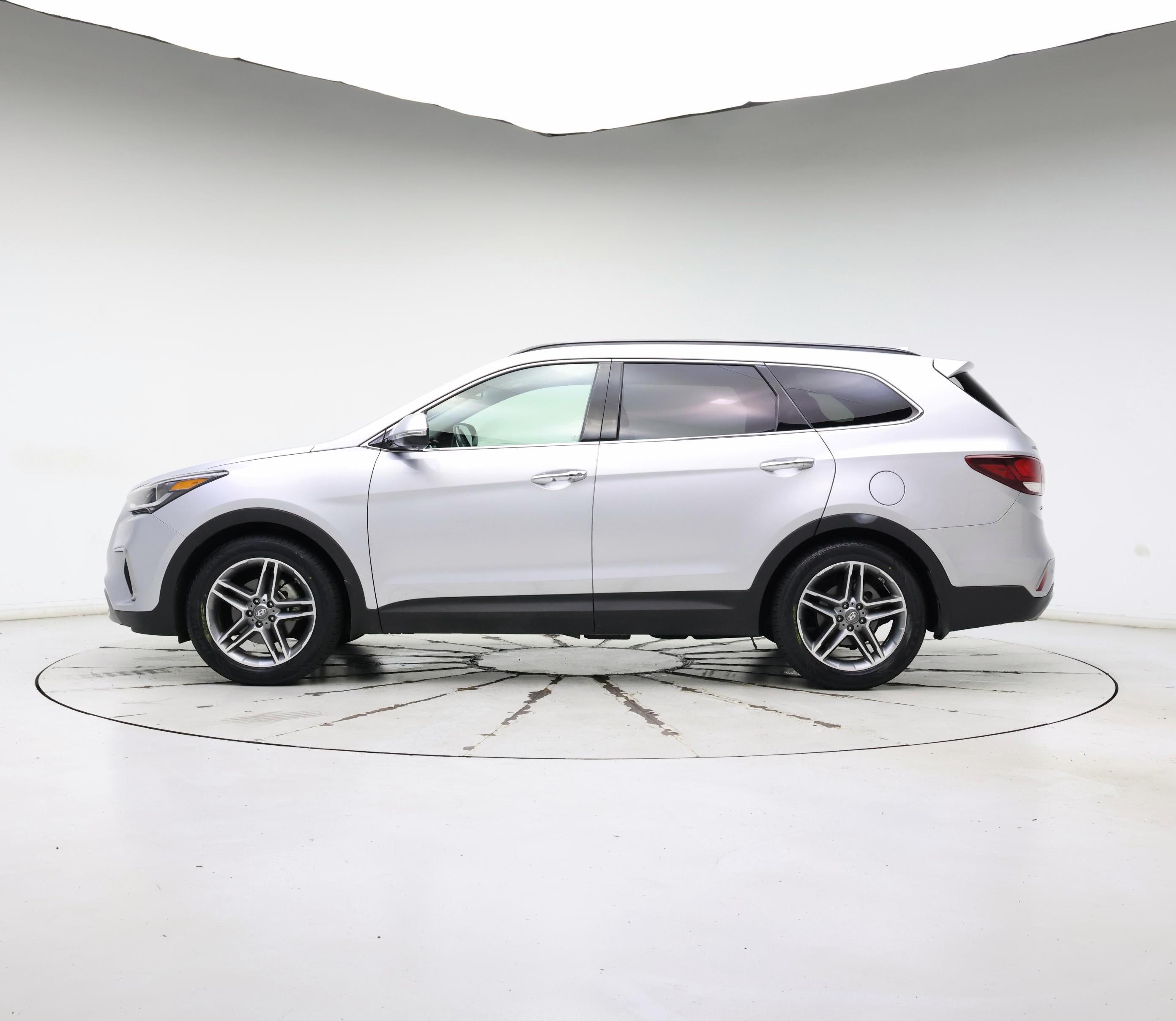 Thumbnail: 2017 Hyundai Santa Fe - 3