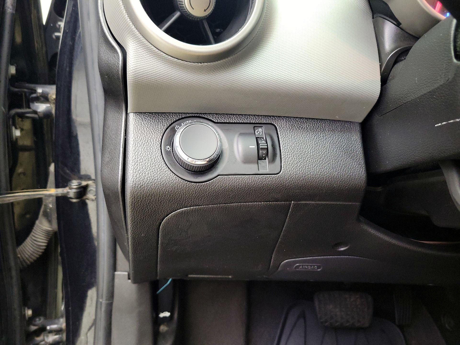 Thumbnail: 2014 Chevrolet Sonic - 13