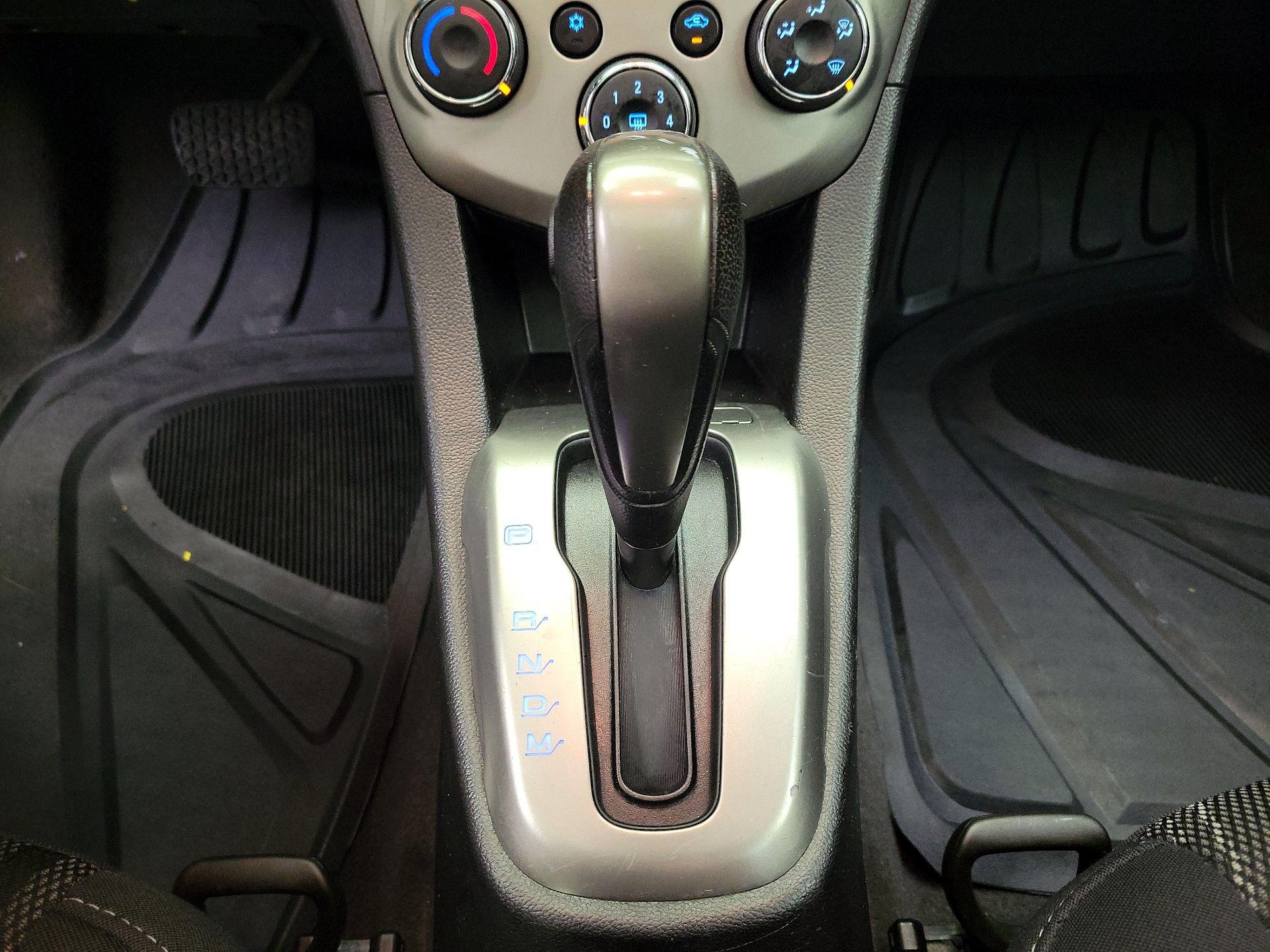 Thumbnail: 2014 Chevrolet Sonic - 17