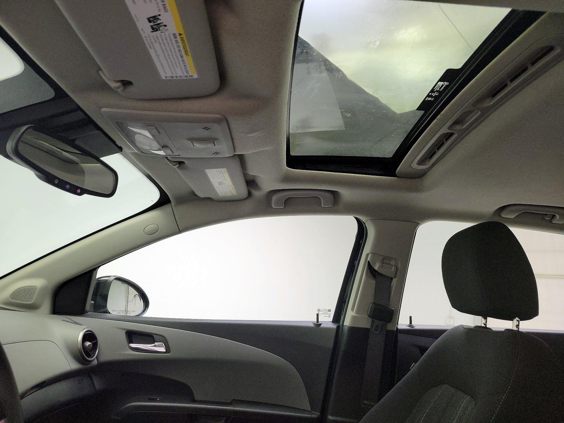 Thumbnail: 2014 Chevrolet Sonic - 18