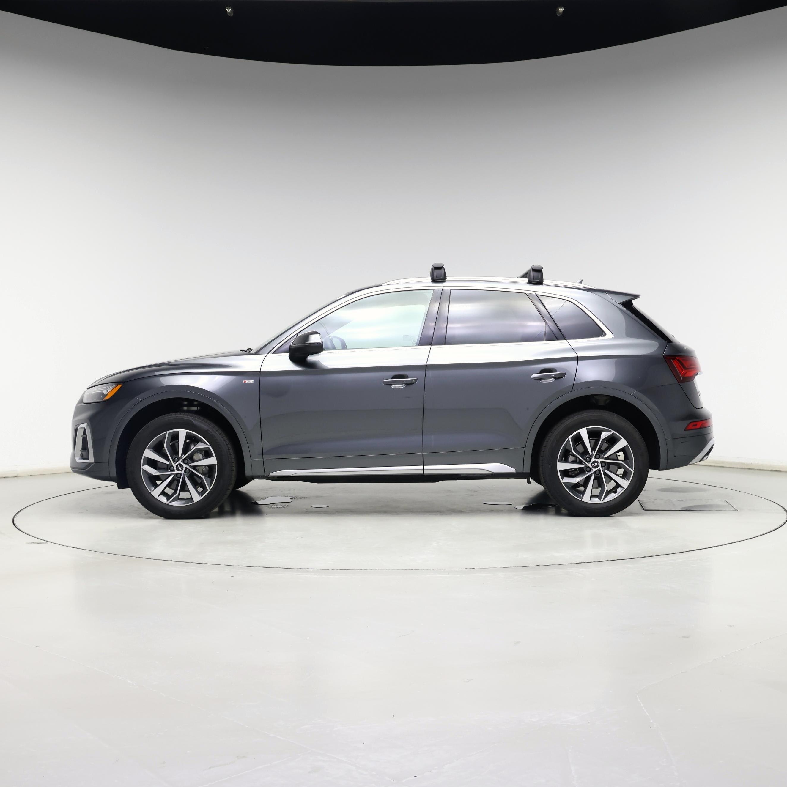 Thumbnail: 2022 Audi Q5 - 3