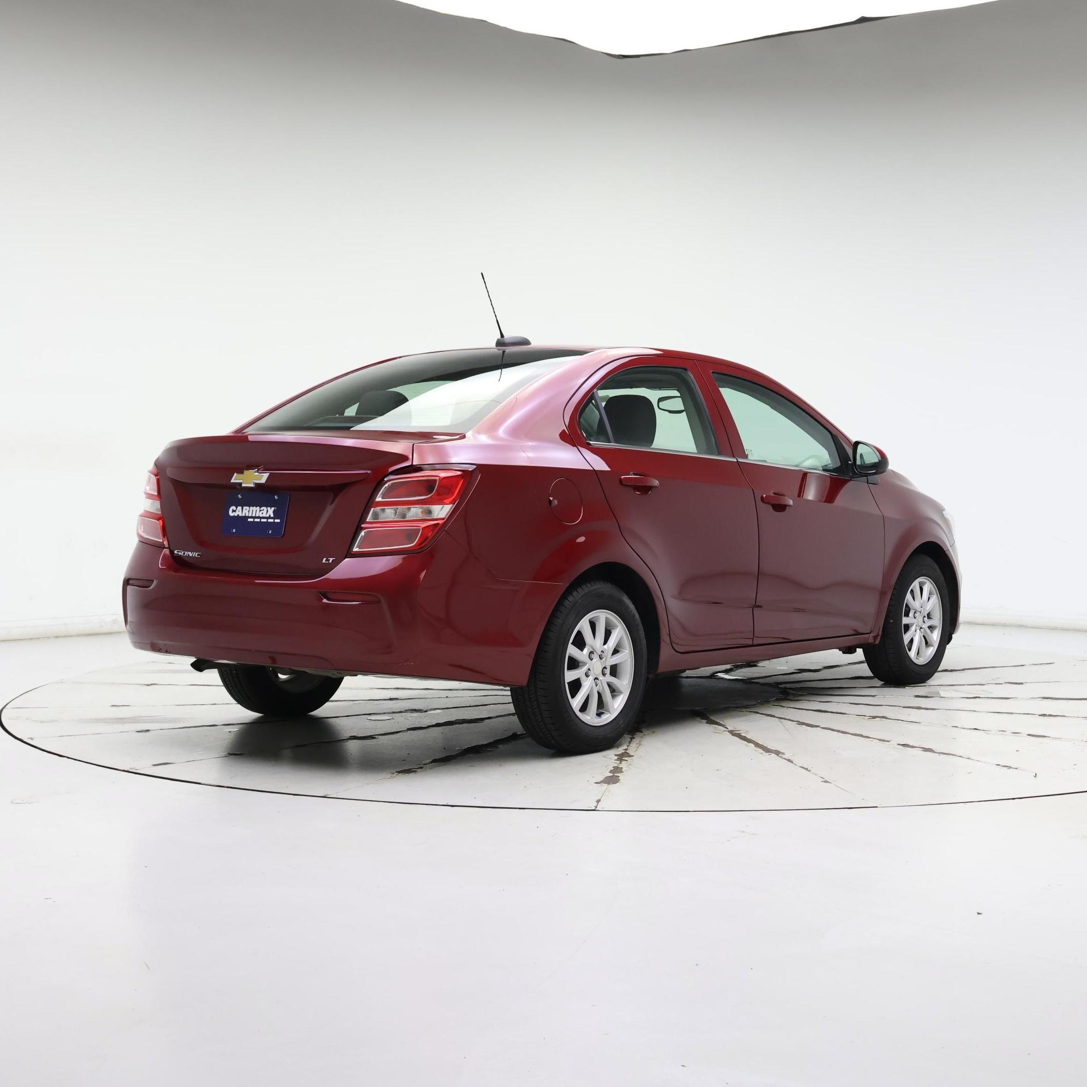 Thumbnail: 2017 Chevrolet Sonic - 8