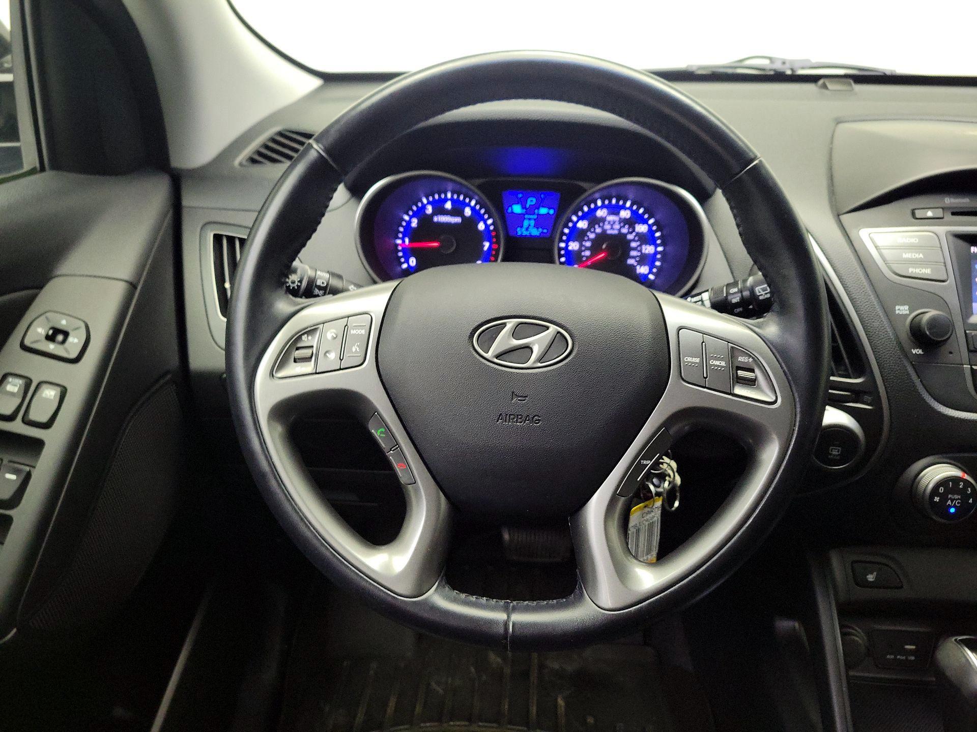 Thumbnail: 2015 Hyundai Tucson - 10