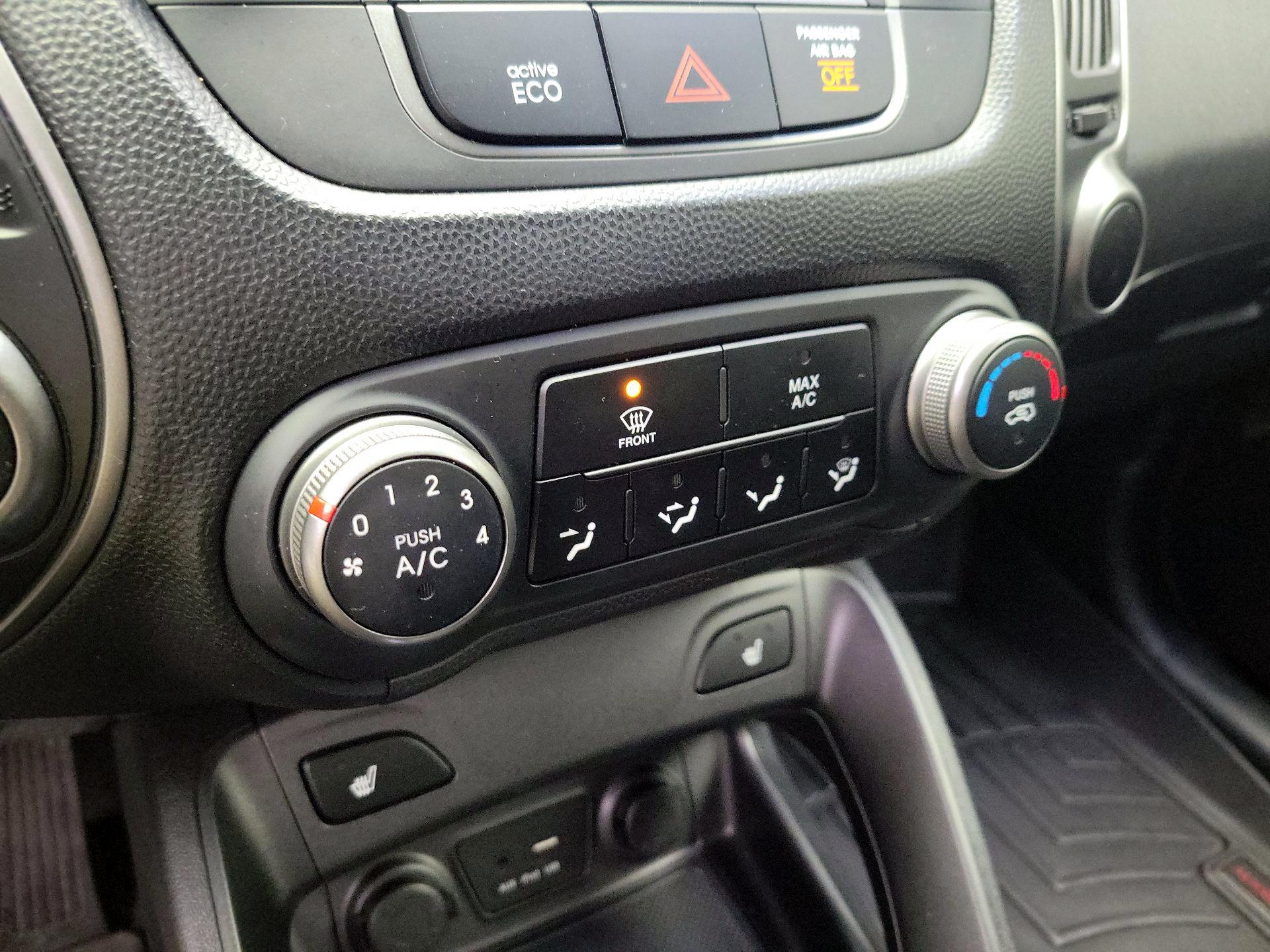 Thumbnail: 2015 Hyundai Tucson - 16