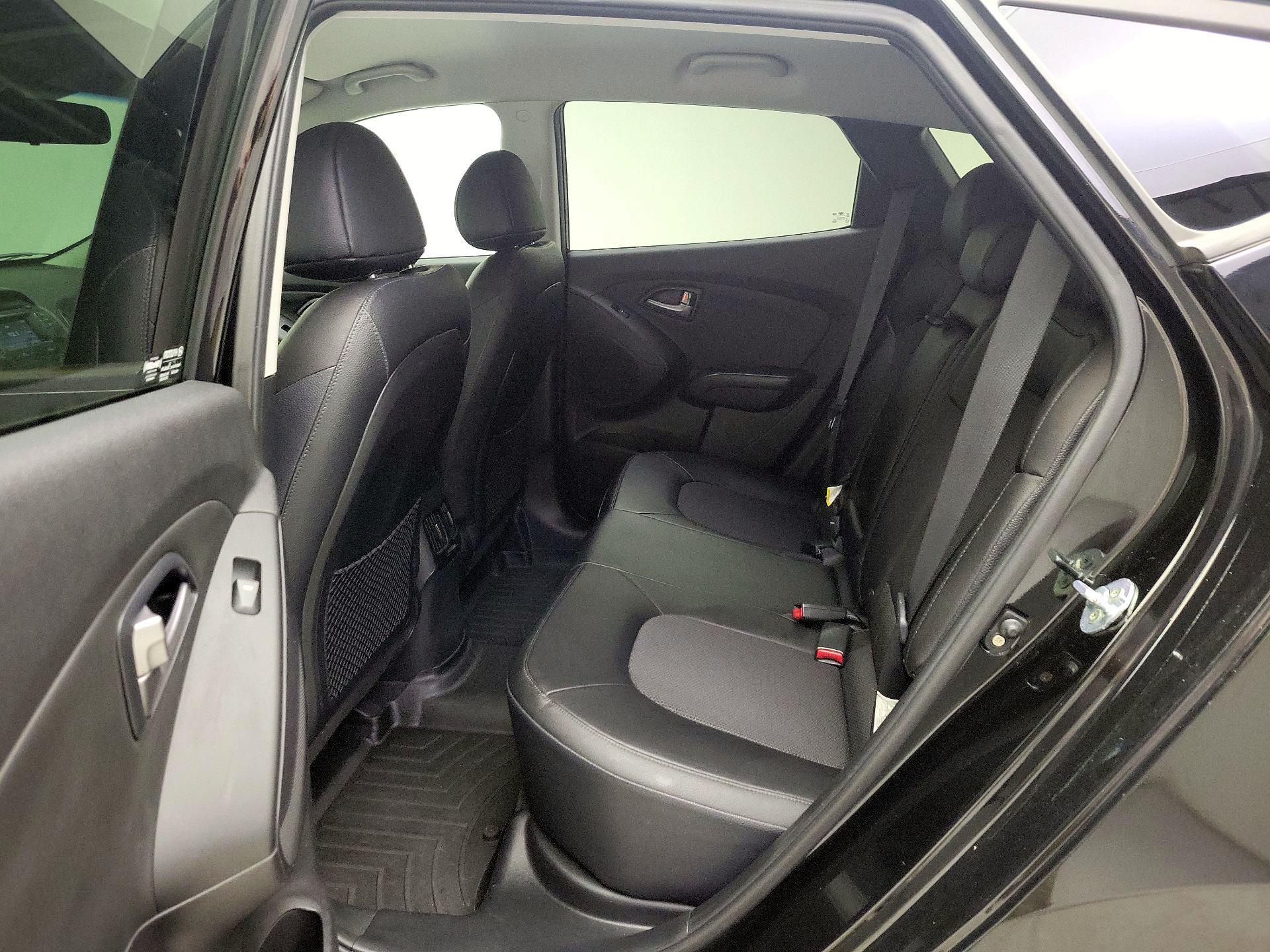Thumbnail: 2015 Hyundai Tucson - 19