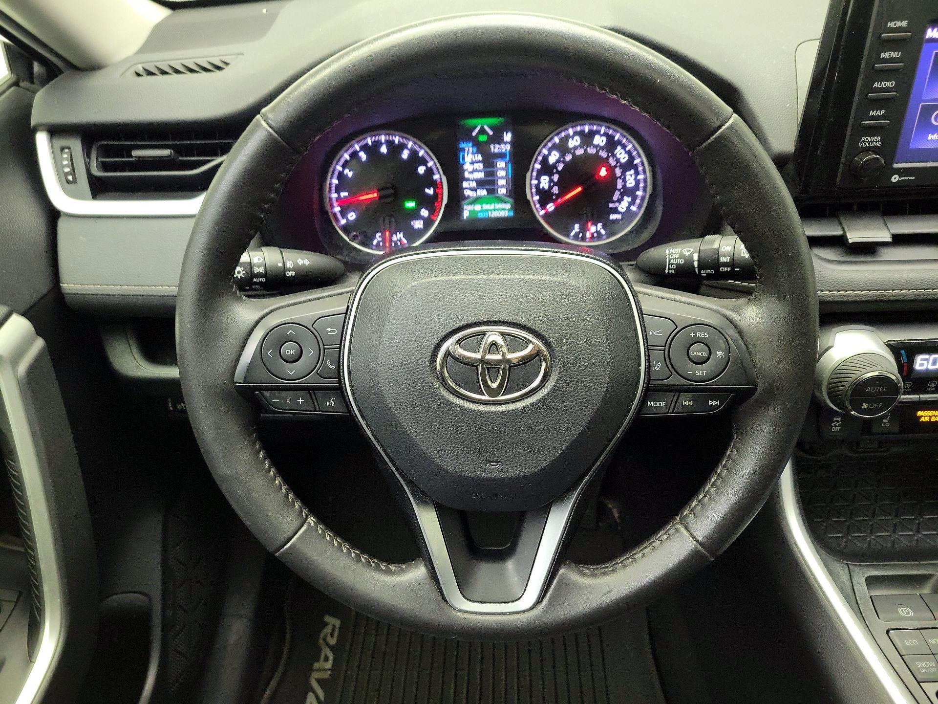 Thumbnail: 2020 Toyota RAV4 - 10