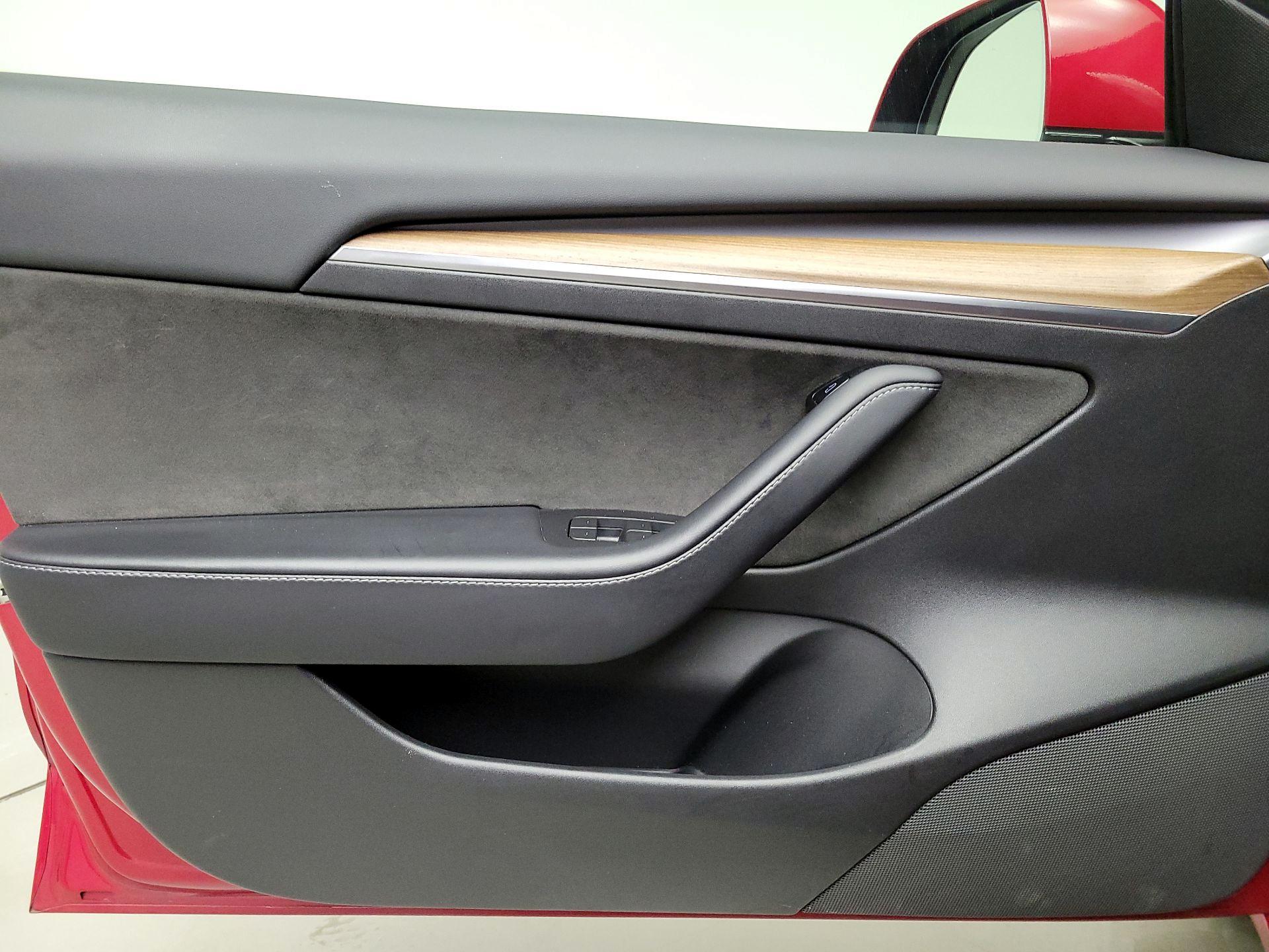 Thumbnail: 2022 Tesla Model 3 - 12