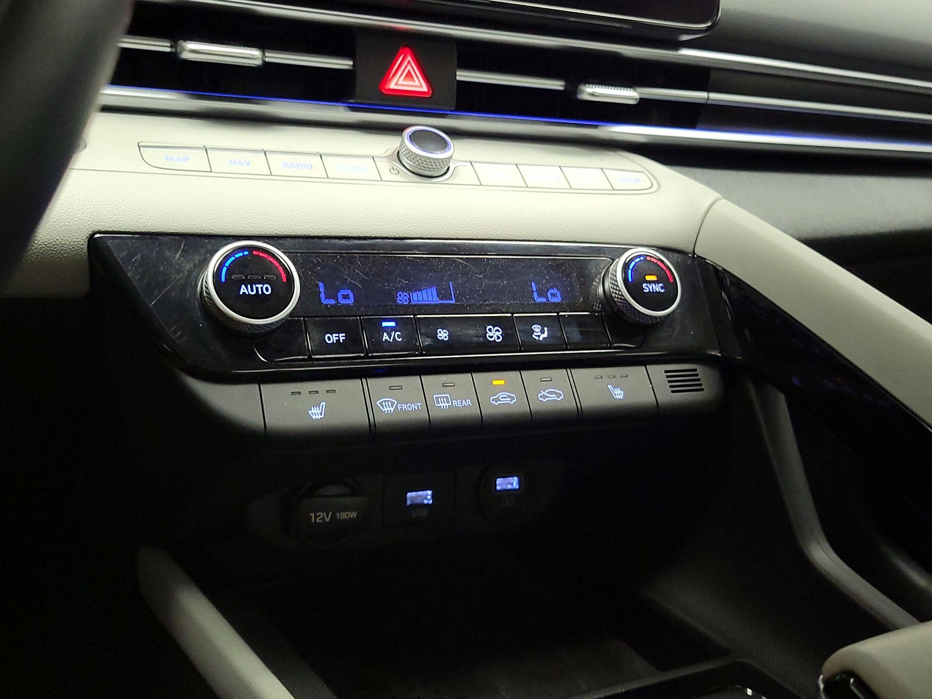 Thumbnail: 2021 Hyundai Elantra - 17