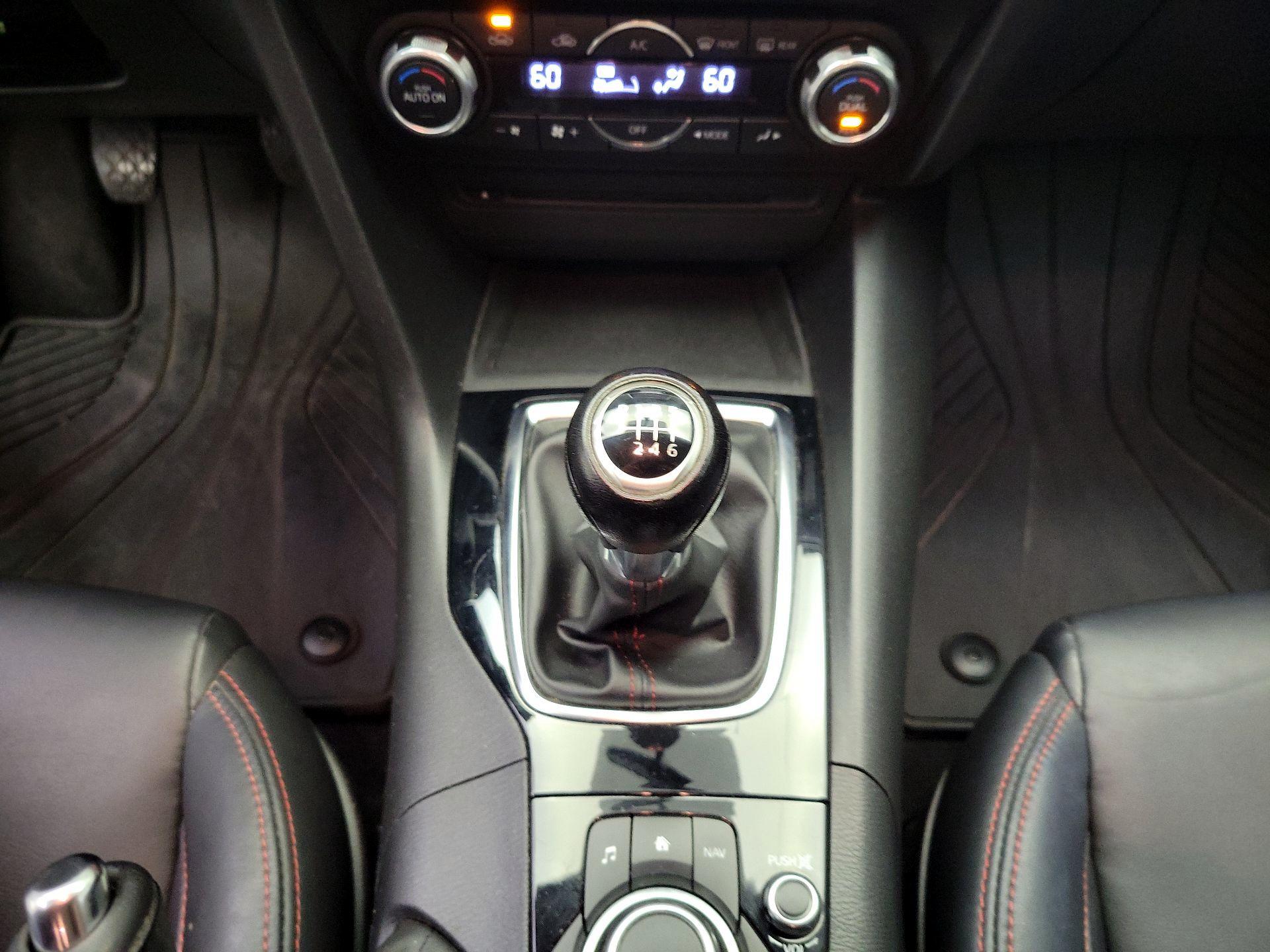 Thumbnail: 2015 Mazda Mazda3 - 18