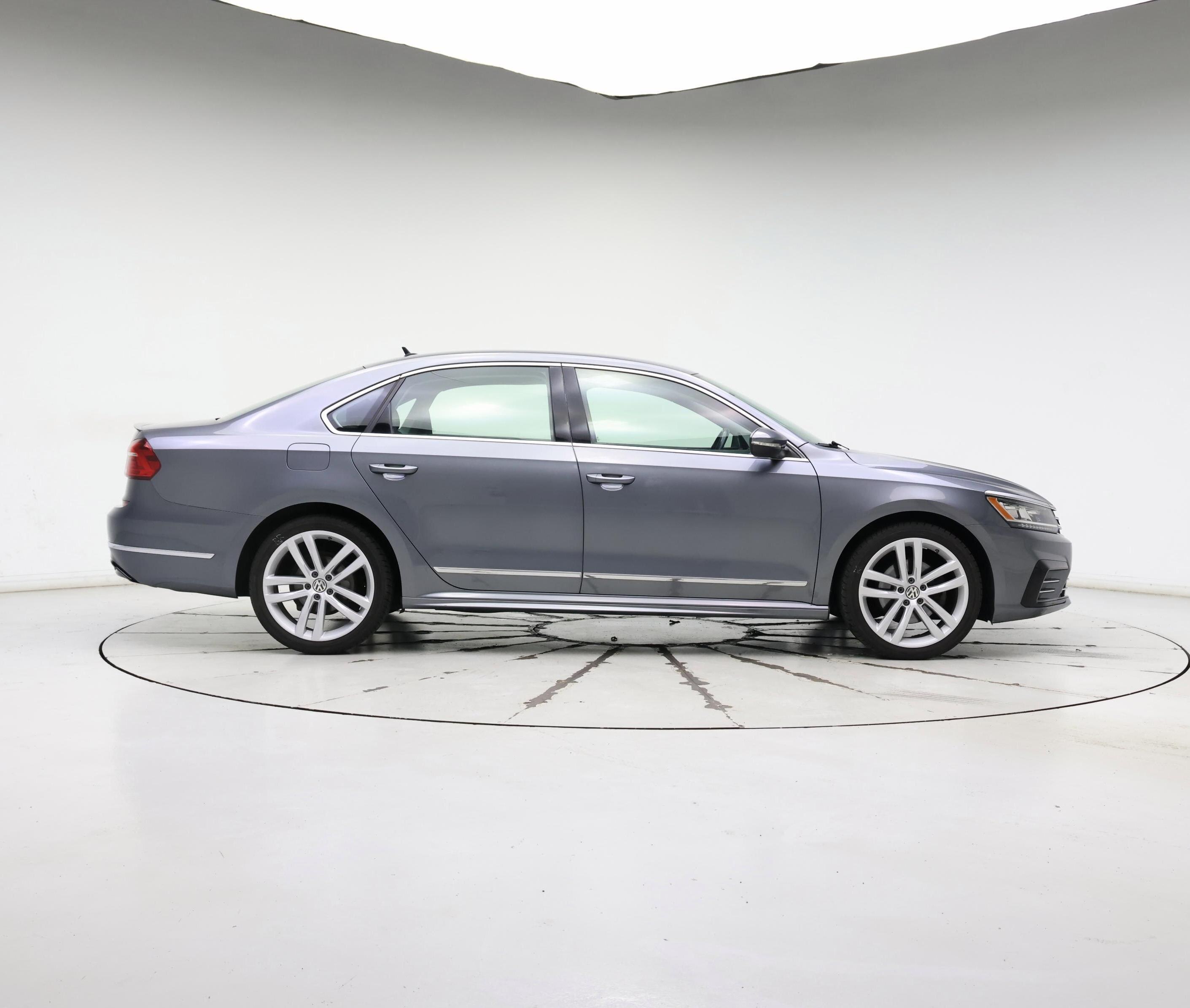 Thumbnail: 2016 Volkswagen Passat - 7