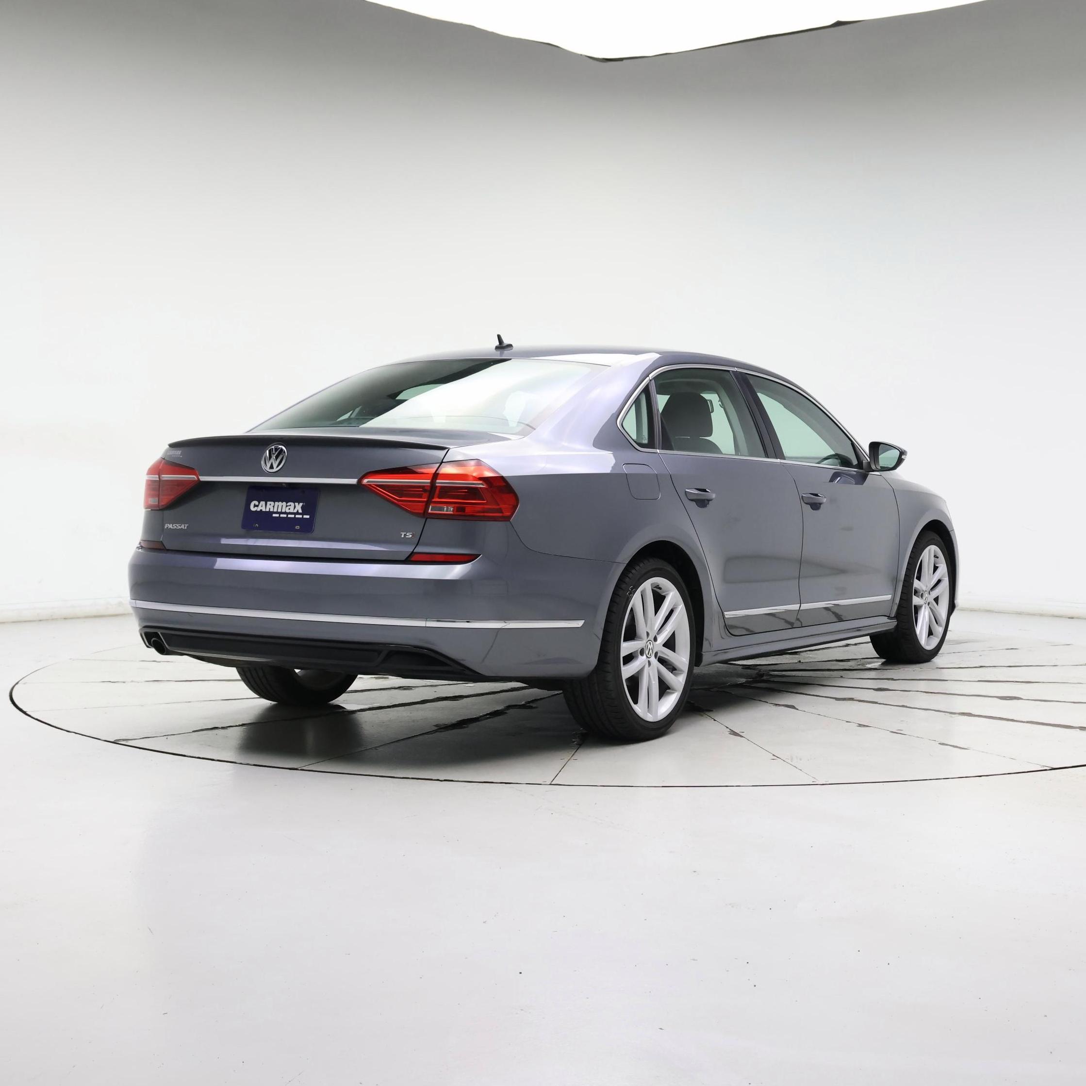 Thumbnail: 2016 Volkswagen Passat - 8