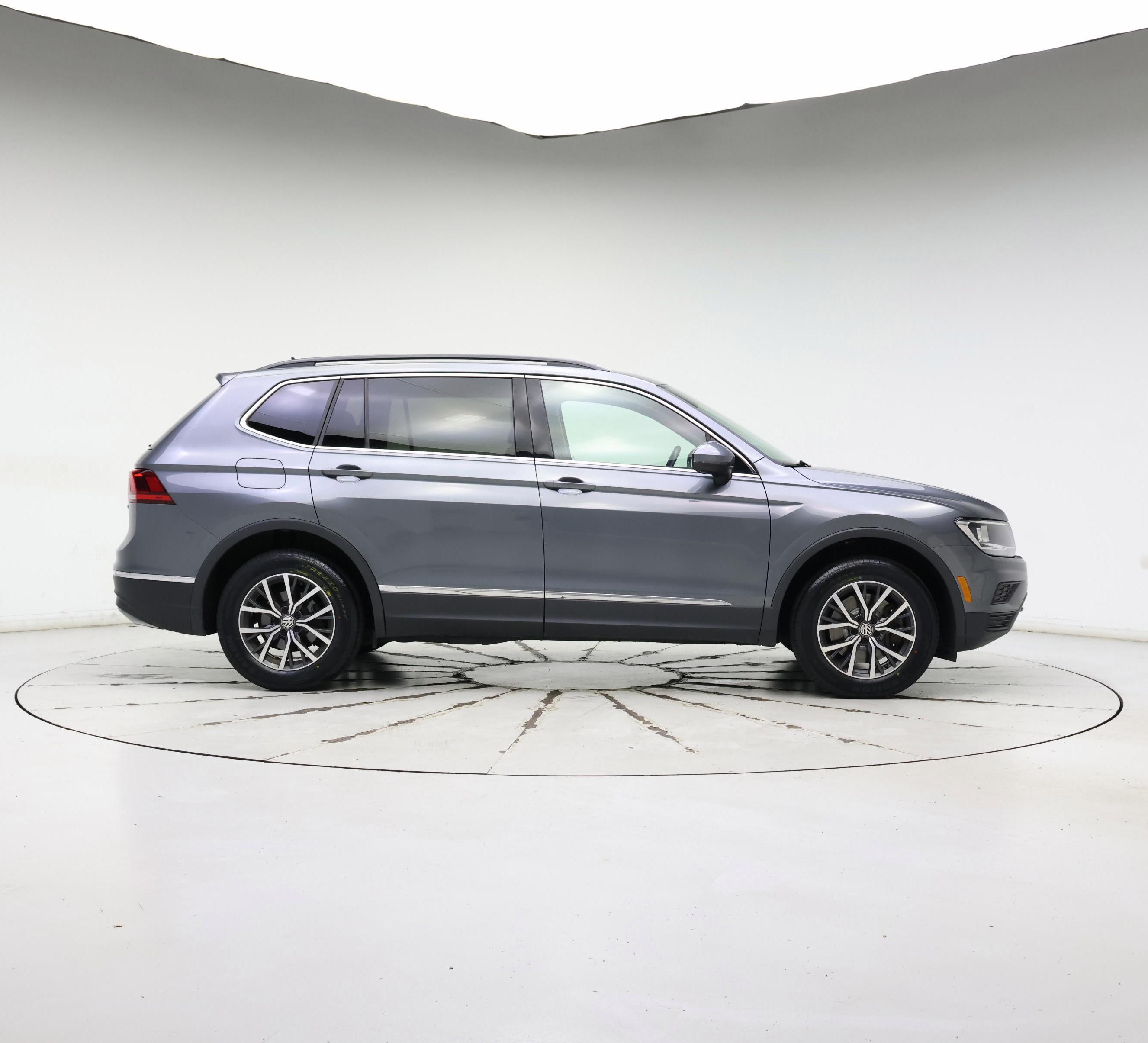 Thumbnail: 2020 Volkswagen Tiguan - 7