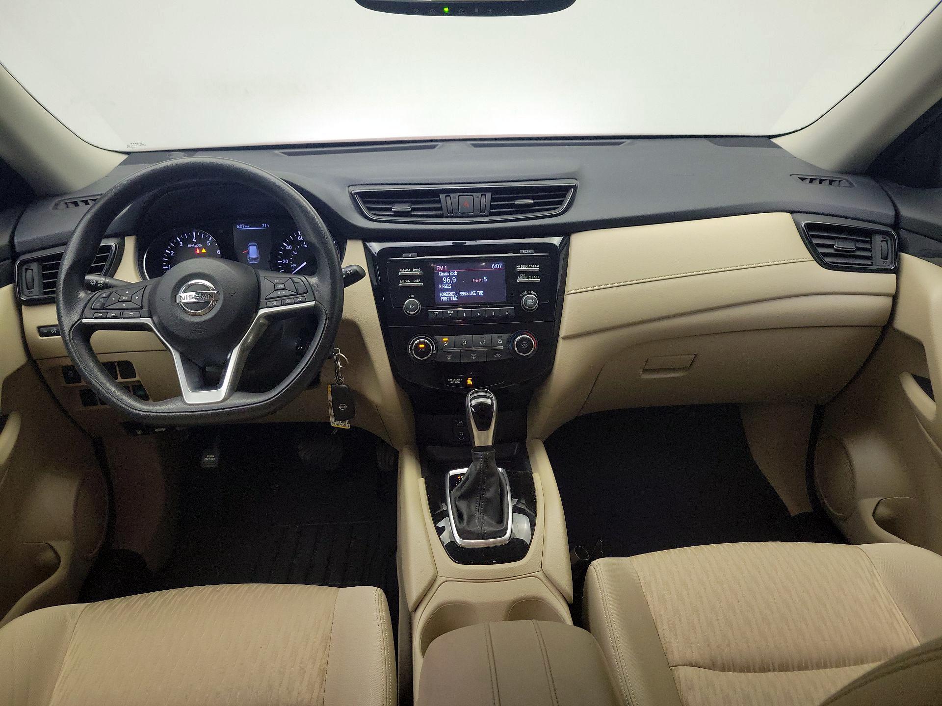 Thumbnail: 2017 Nissan Rogue - 9