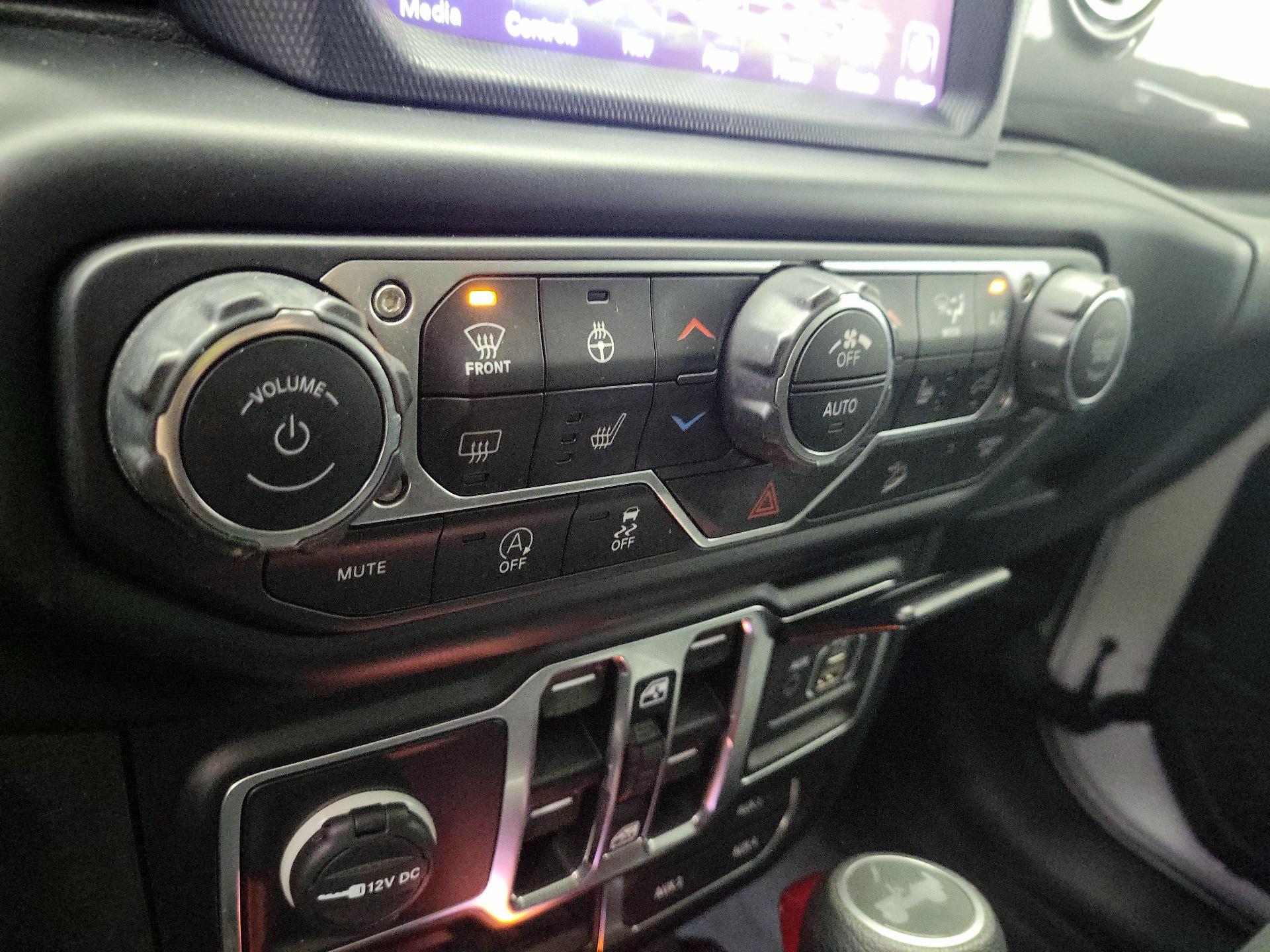 Thumbnail: 2020 Jeep Wrangler - 17